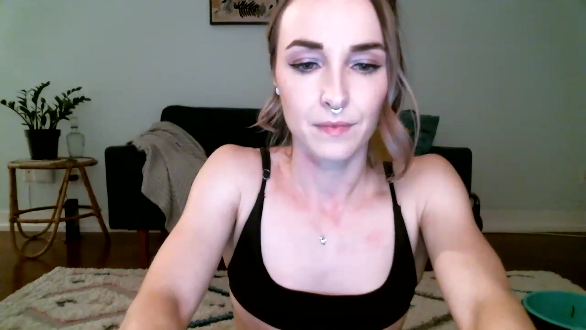 Gallery image thumbnail from K_O_A's myfreecams stream on, 11/21/2022, 08:16 image 6 of 20