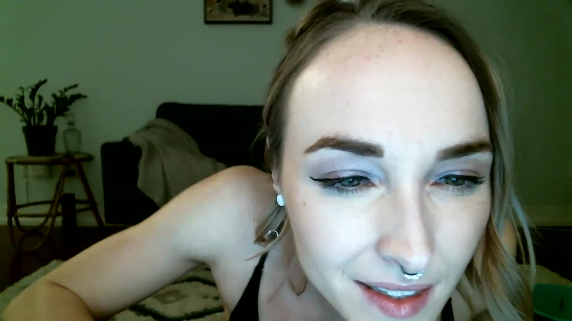Gallery image thumbnail from K_O_A's myfreecams stream on, 11/21/2022, 08:16 image 11 of 20