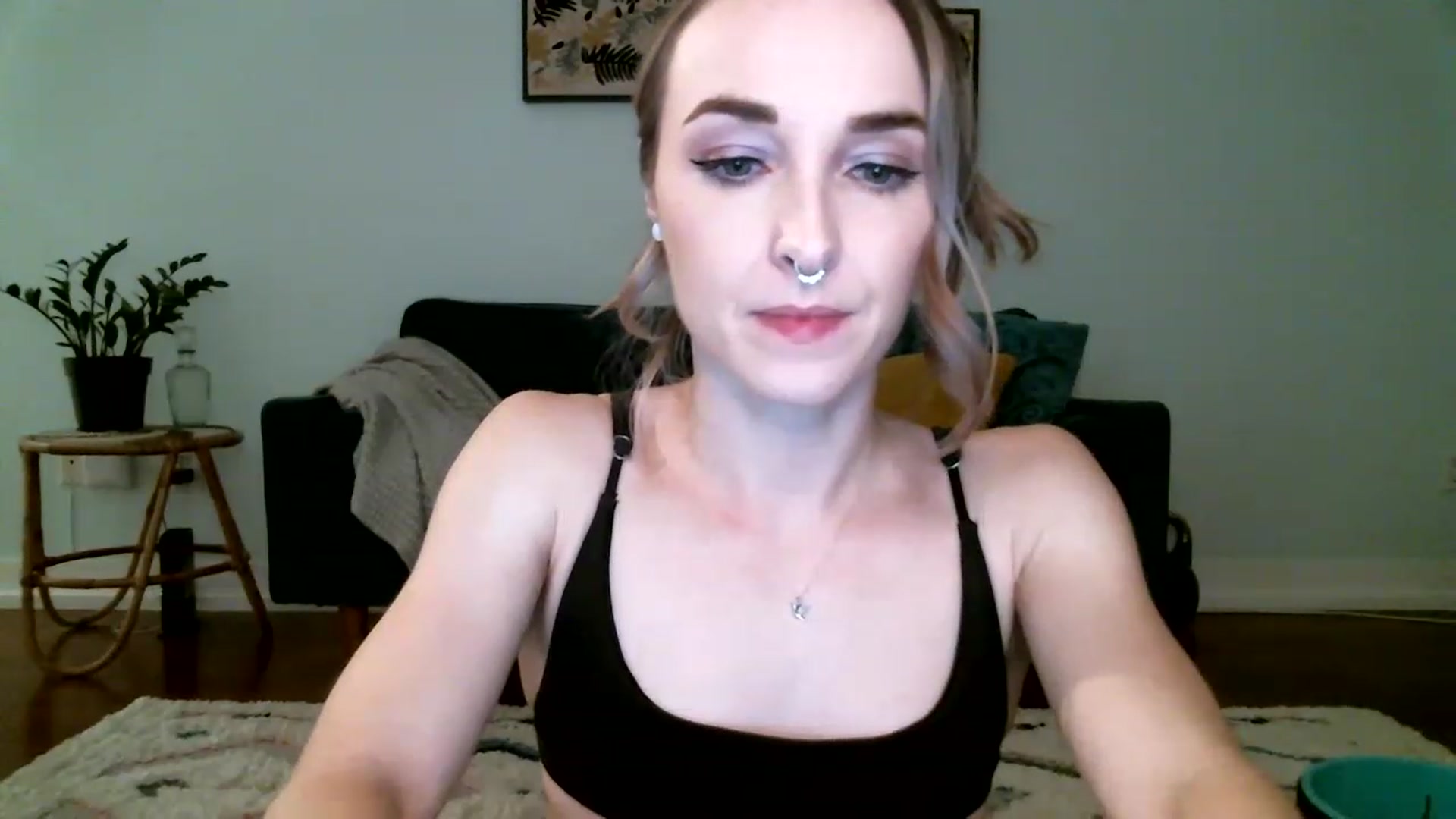 Gallery image thumbnail from K_O_A's myfreecams stream on, 11/21/2022, 08:16 image 19 of 20