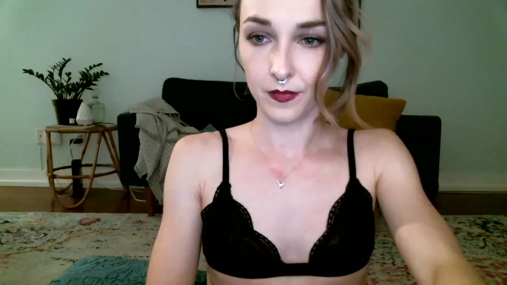 Gallery image thumbnail from K_O_A's myfreecams stream on, 11/29/2022, 05:47 image 7 of 20