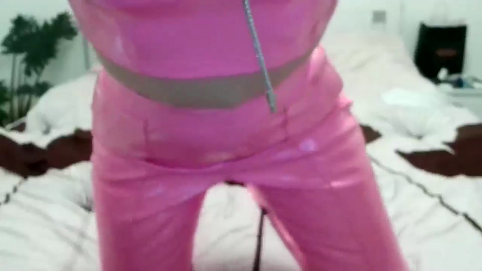Gallery image thumbnail from K_Queen's myfreecams stream on, 05/02/2024, 13:37 image 5 of 20