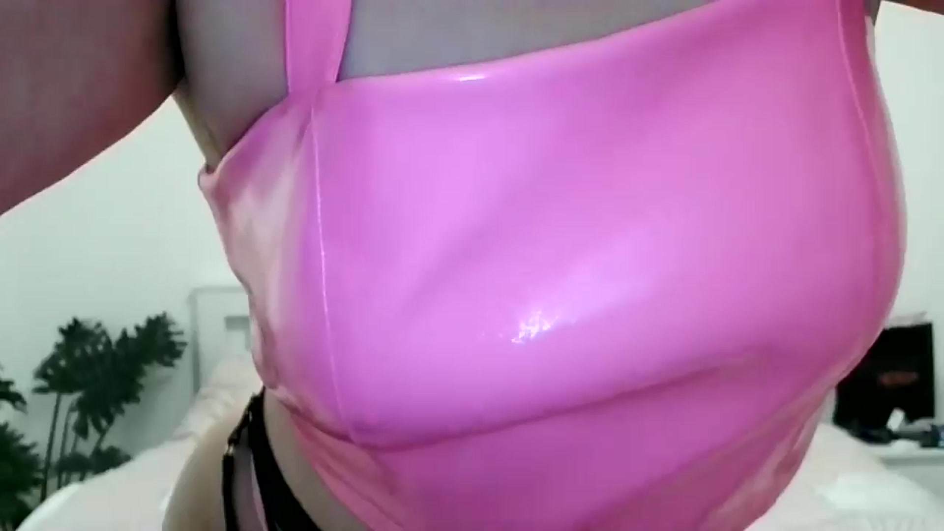 Gallery image thumbnail from K_Queen's myfreecams stream on, 05/03/2024, 14:15 image 9 of 20
