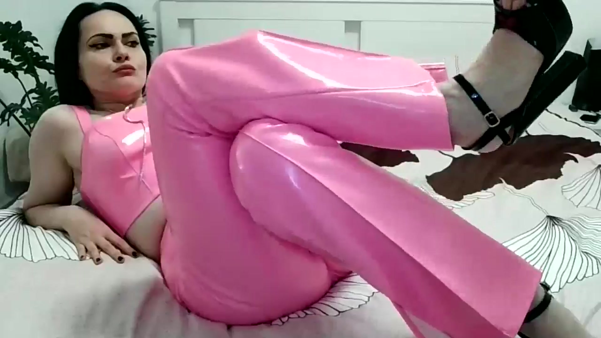 Gallery image thumbnail from K_Queen's myfreecams stream on, 05/12/2024, 15:56 image 20 of 20