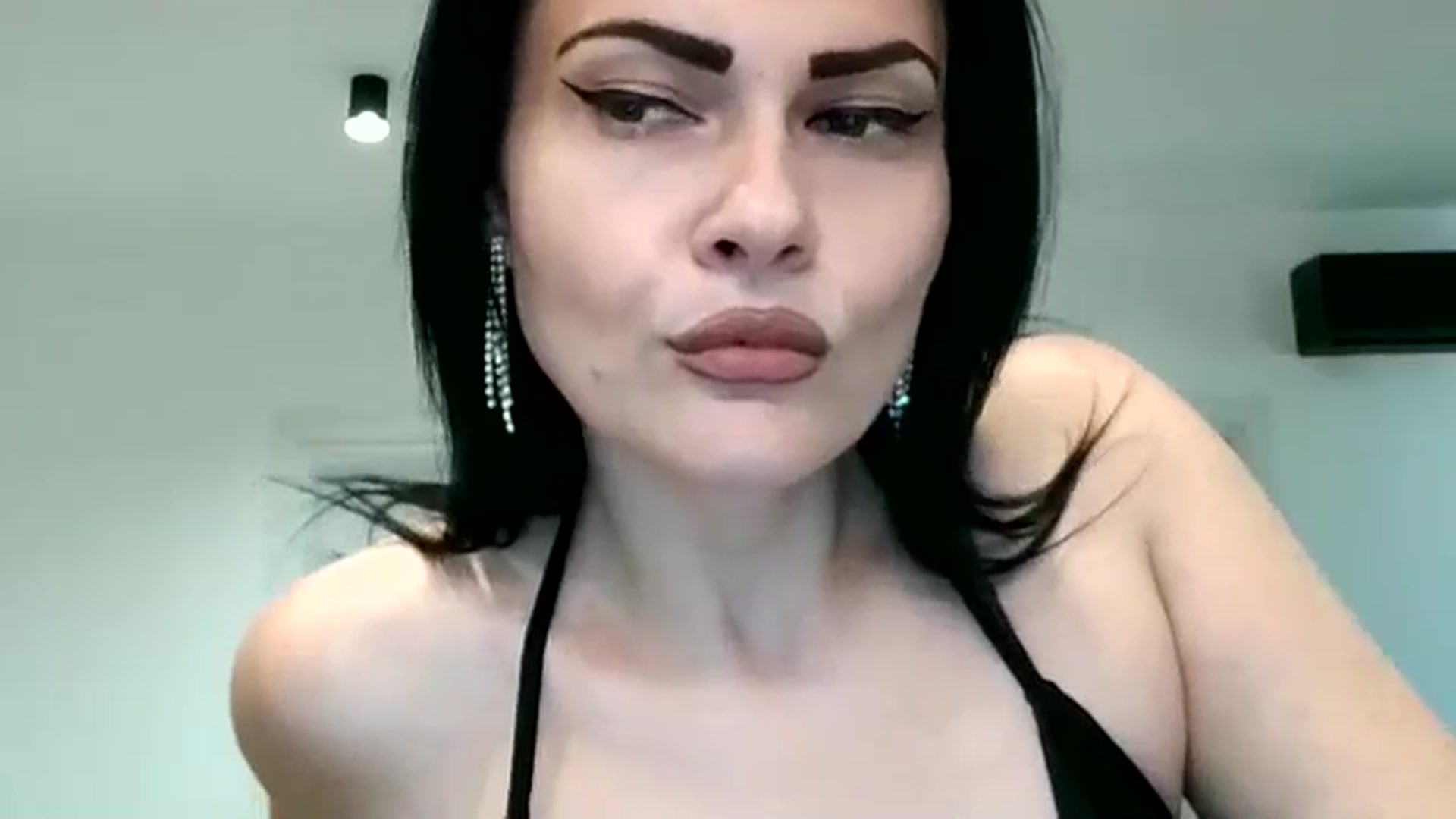 Gallery image thumbnail from K_Queen's myfreecams stream on, 08/02/2024, 09:30 image 14 of 20