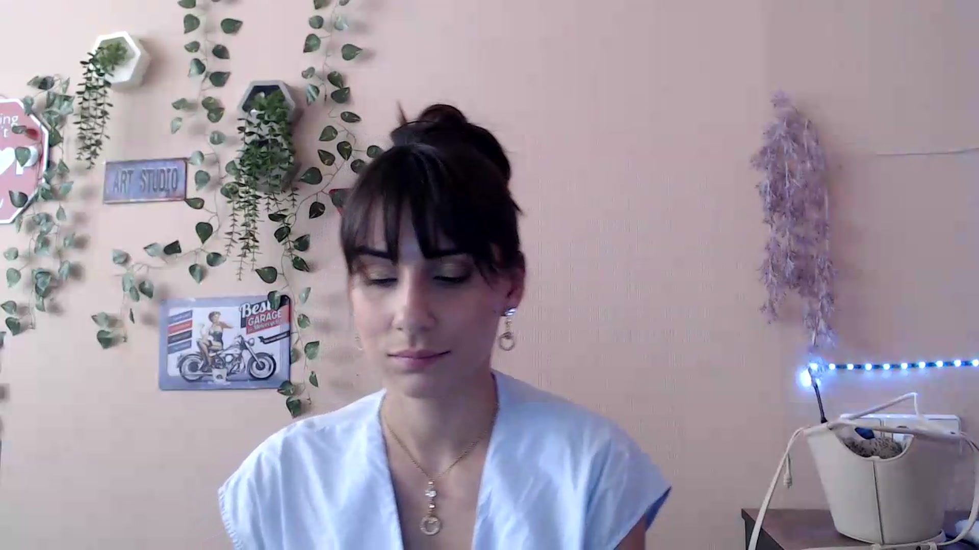Gallery image thumbnail from K_Sandra's myfreecams stream on, 09/20/2026, 15:18 image 15 of 20