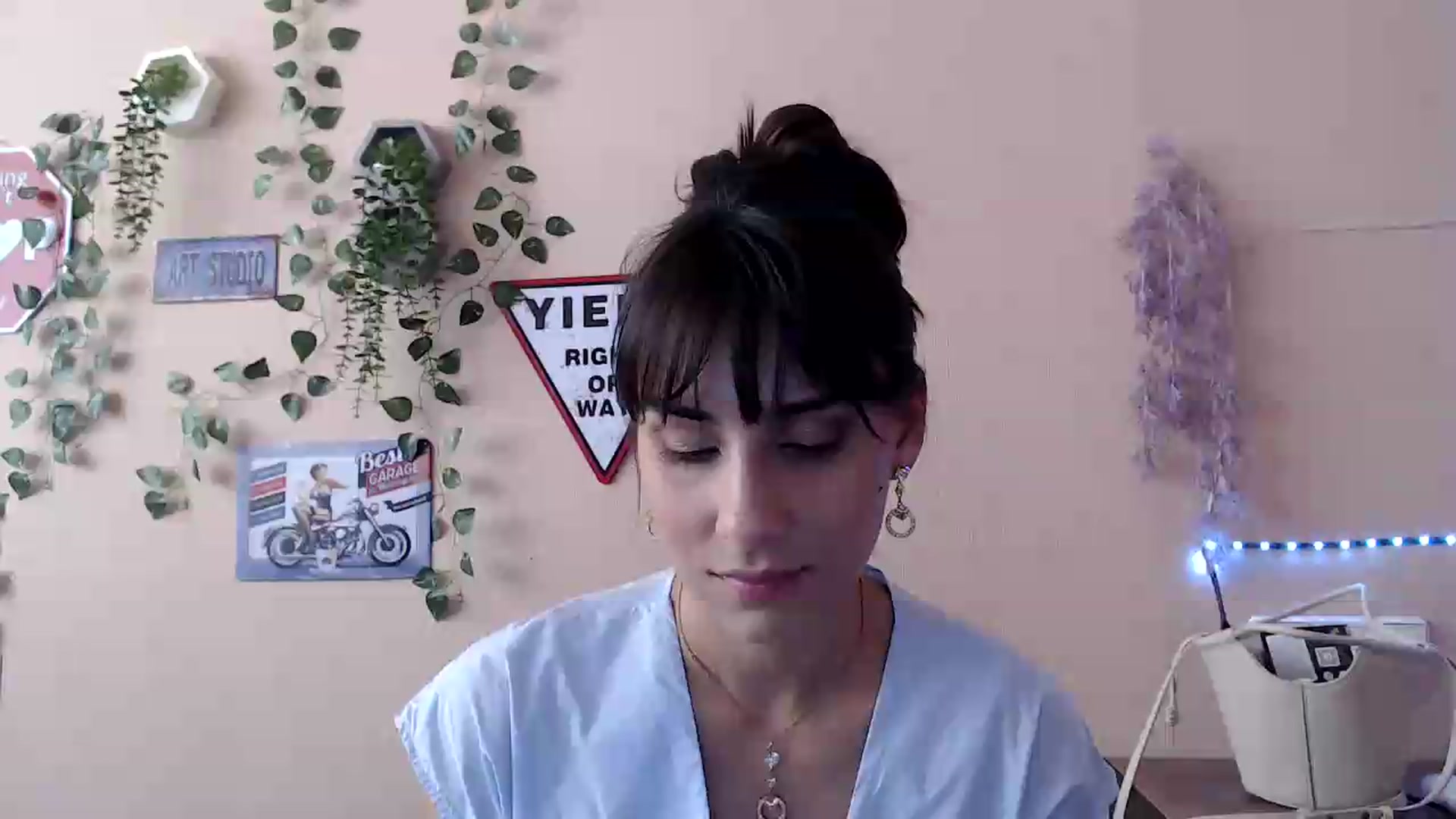 Gallery image thumbnail from K_Sandra's myfreecams stream on, 09/20/2026, 15:18 image 1 of 20
