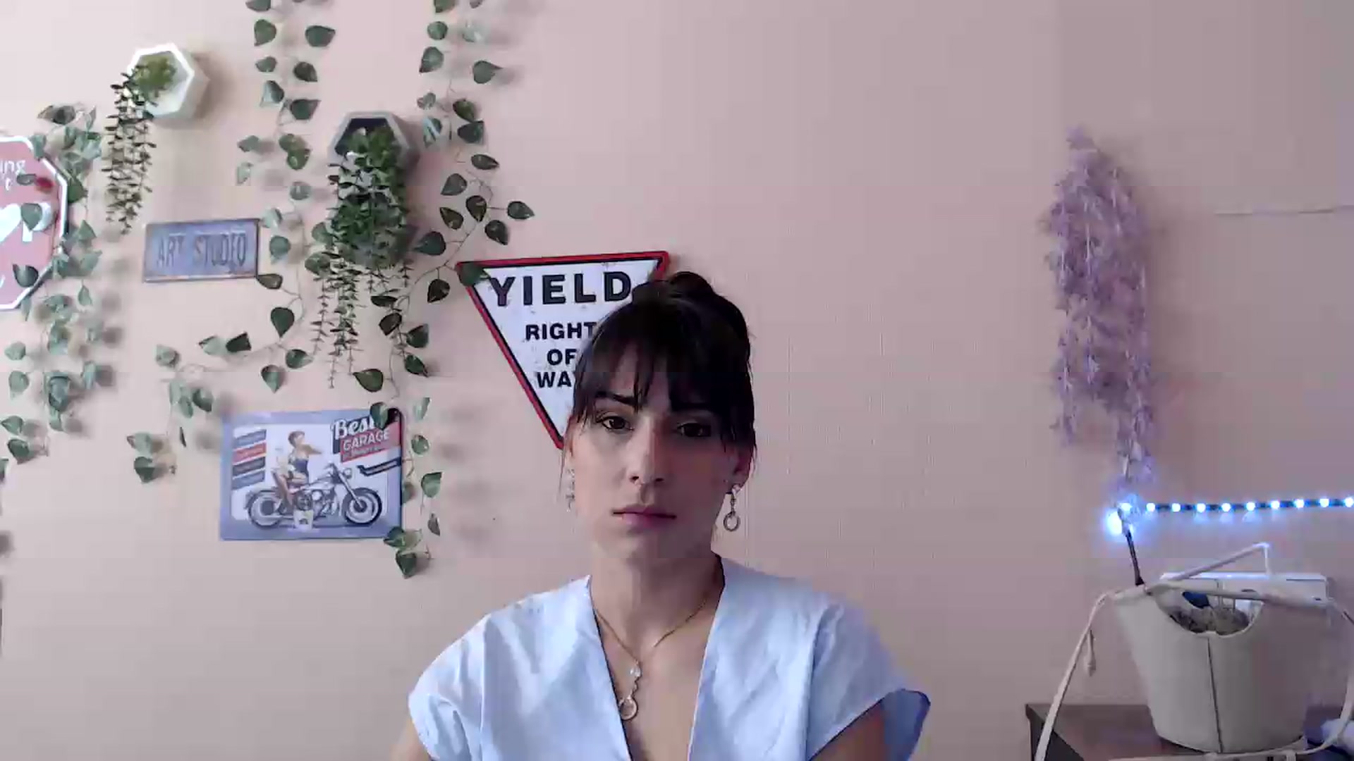 Gallery image thumbnail from K_Sandra's myfreecams stream on, 09/20/2026, 15:18 image 6 of 20