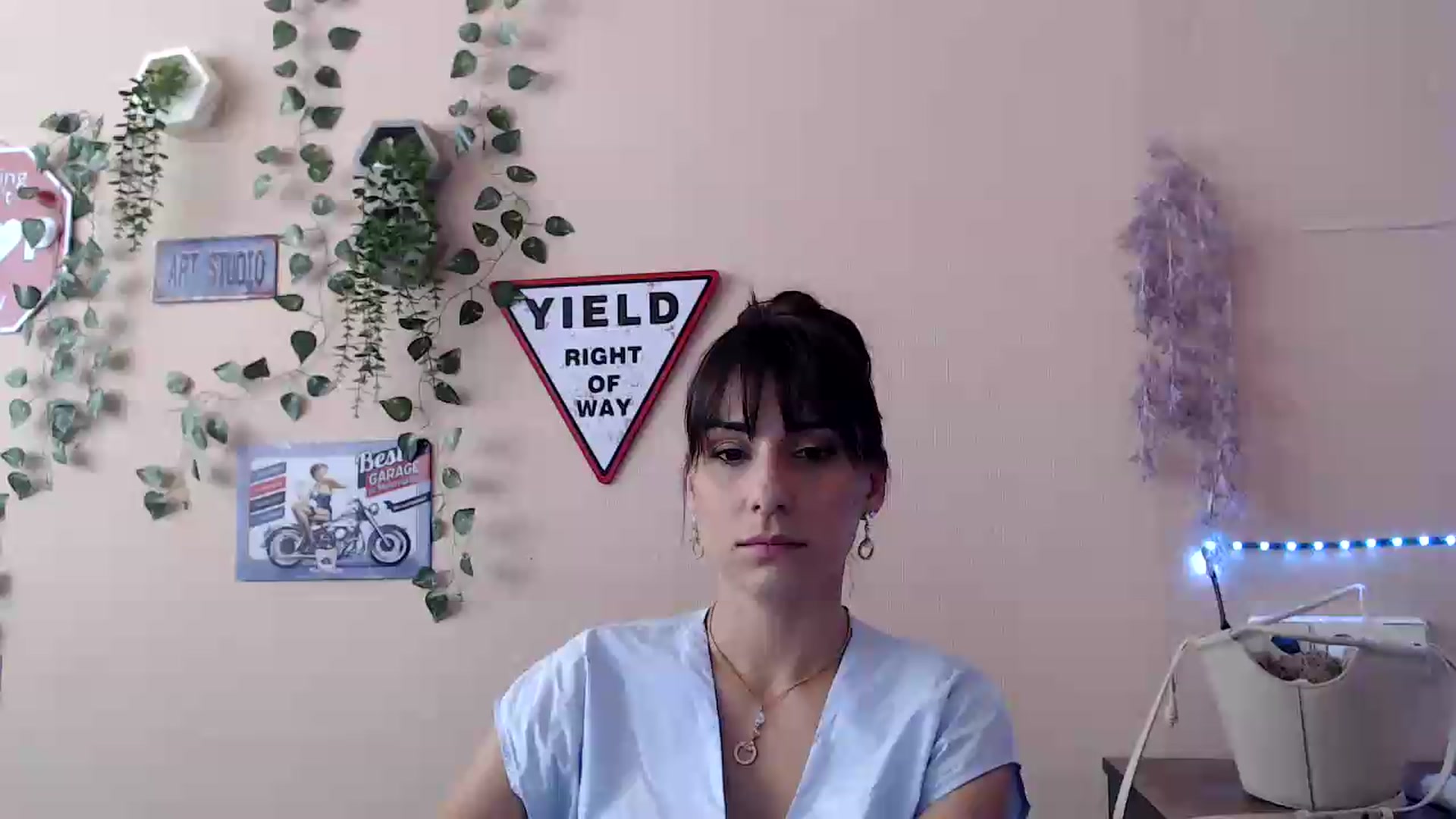 Gallery image thumbnail from K_Sandra's myfreecams stream on, 09/20/2026, 15:18 image 9 of 20