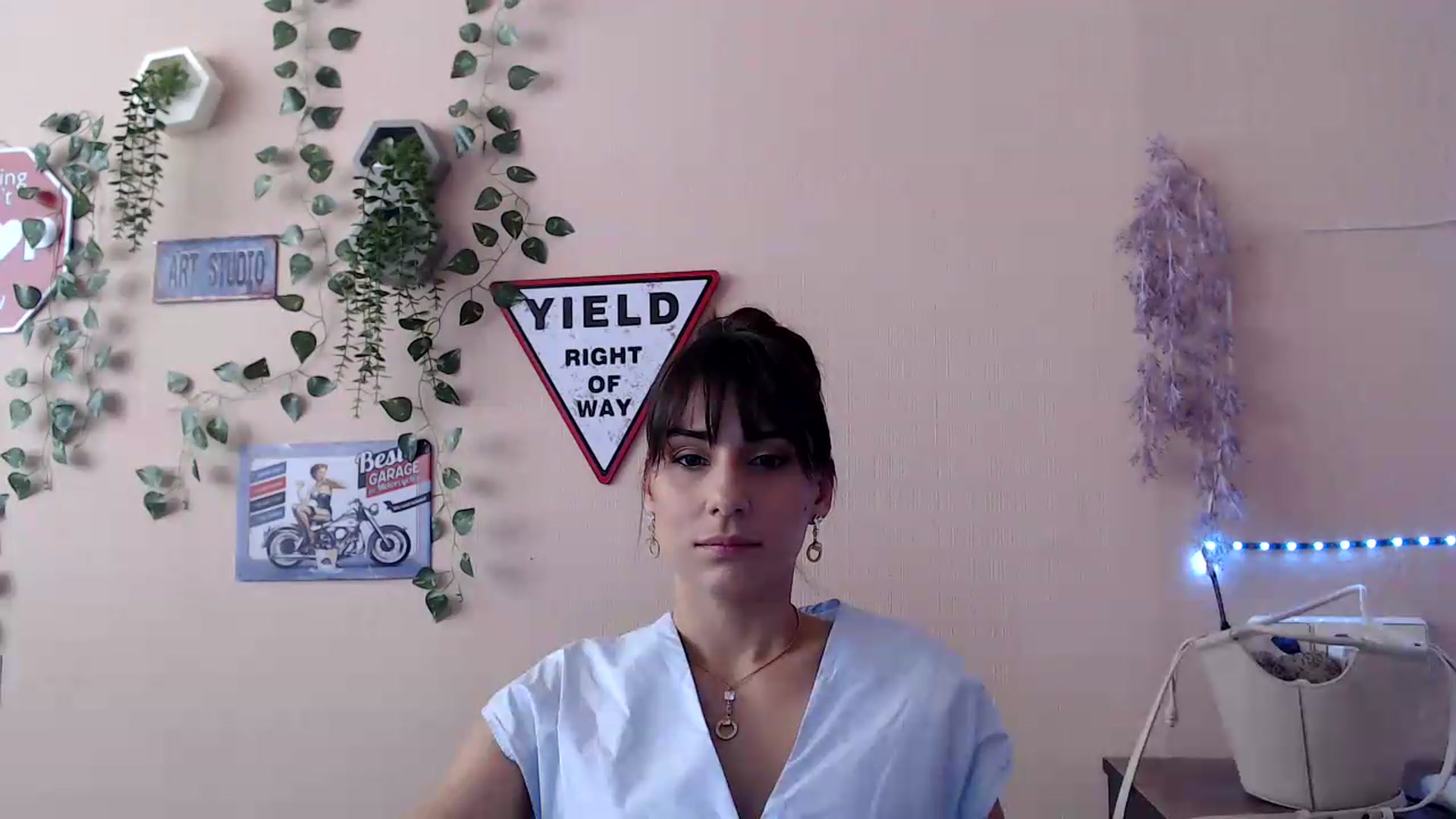 Gallery image thumbnail from K_Sandra's myfreecams stream on, 09/20/2026, 15:18 image 11 of 20