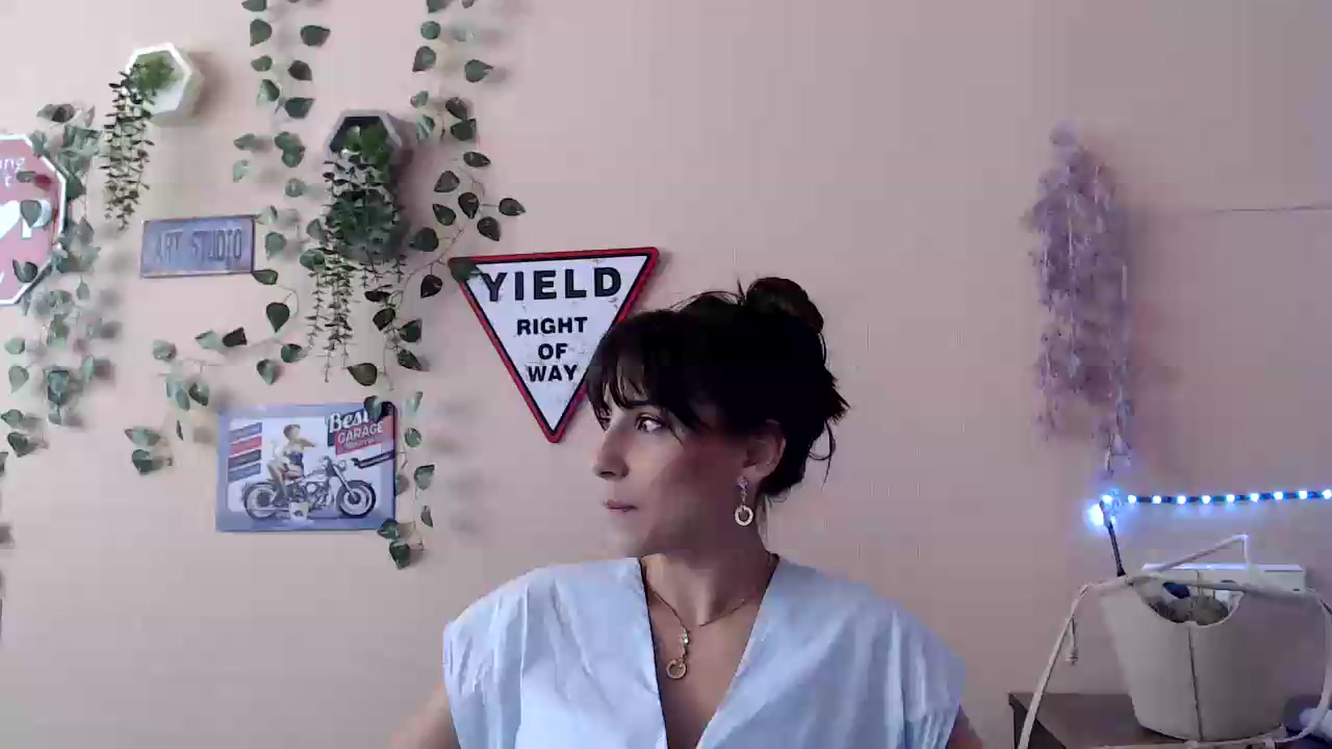 Gallery image thumbnail from K_Sandra's myfreecams stream on, 09/20/2026, 15:18 image 8 of 20