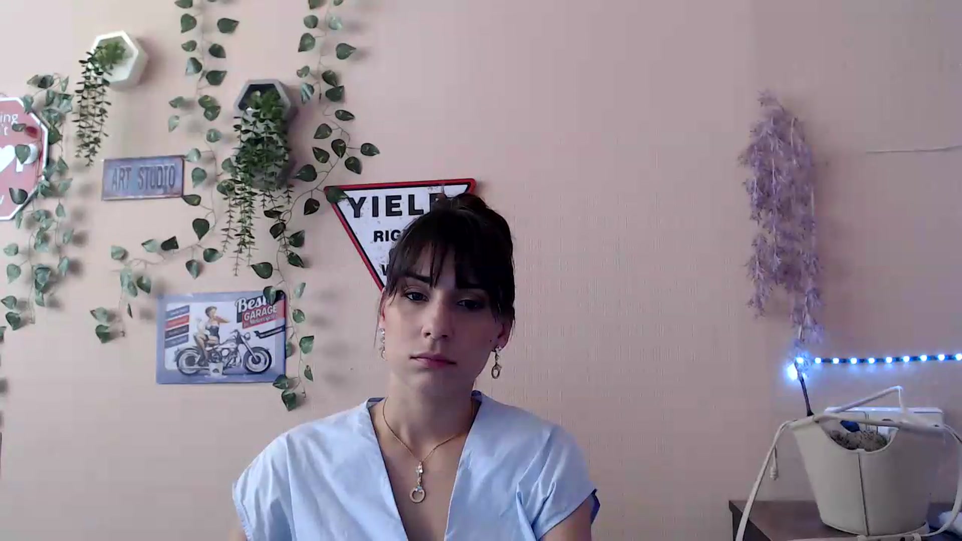 Gallery image thumbnail from K_Sandra's myfreecams stream on, 09/20/2026, 15:18 image 17 of 20