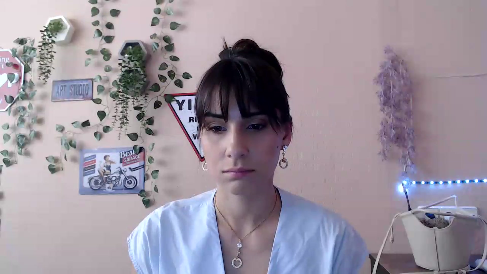 Gallery image thumbnail from K_Sandra's myfreecams stream on, 09/20/2026, 15:18 image 14 of 20