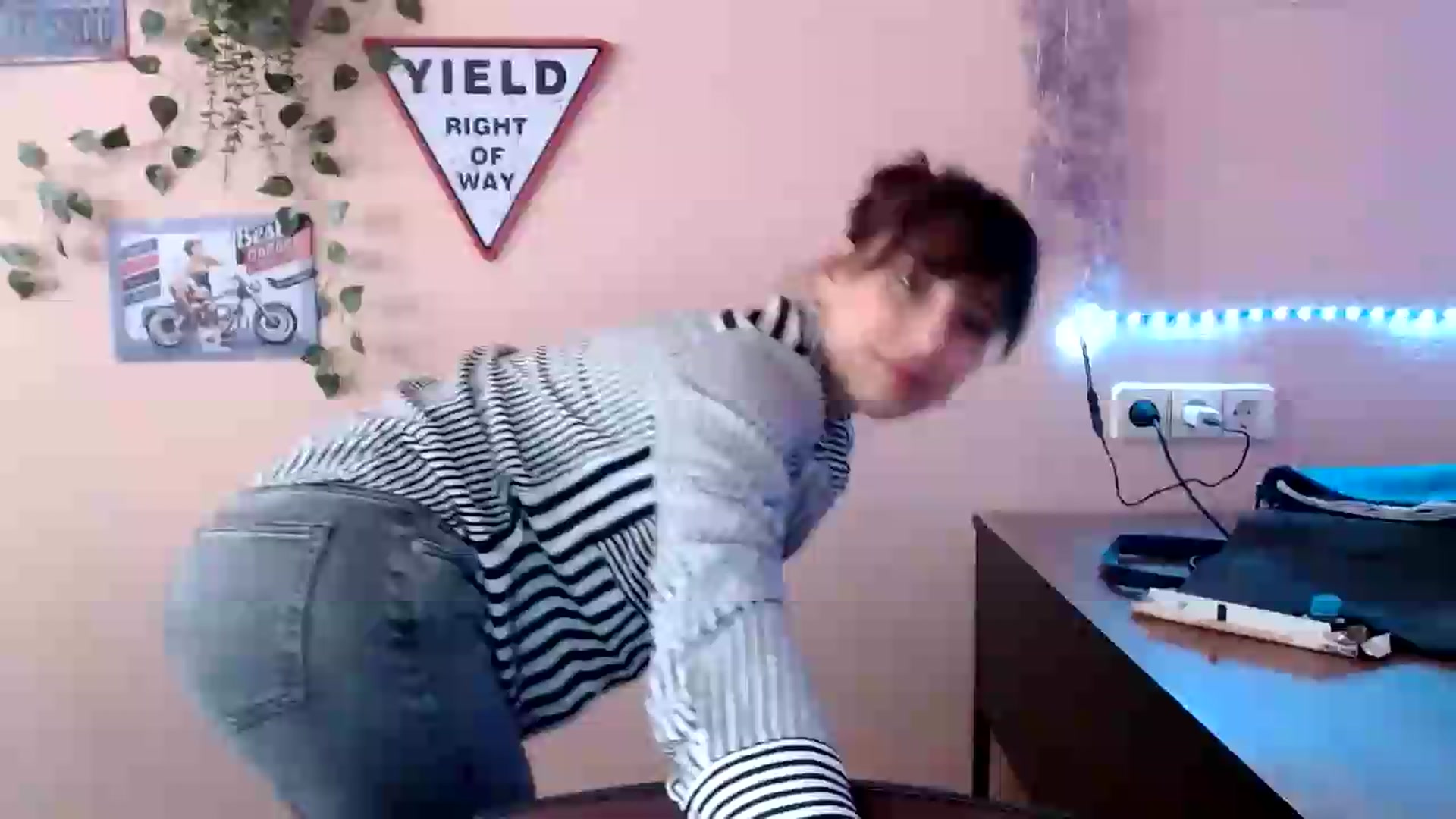 Gallery image thumbnail from K_Sandra's myfreecams stream on, 09/21/2026, 13:47 image 2 of 20