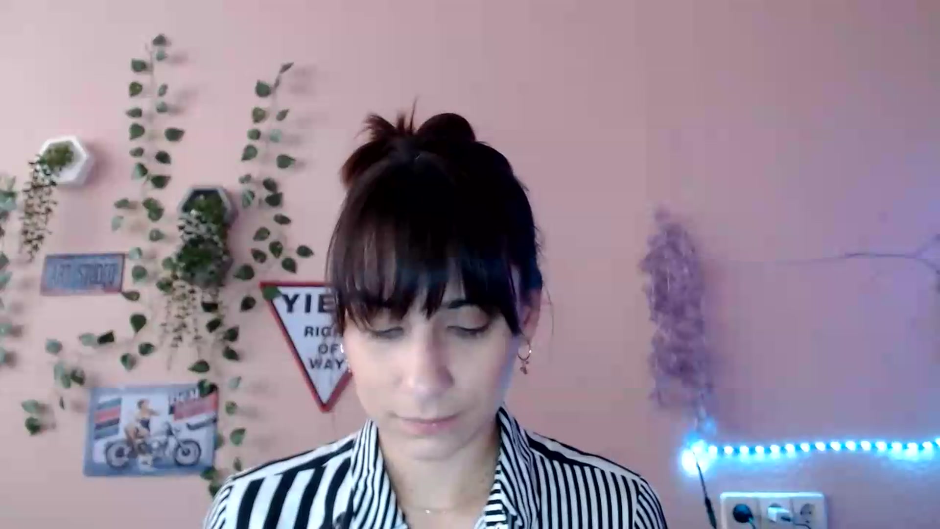 Gallery image thumbnail from K_Sandra's myfreecams stream on, 09/21/2026, 13:47 image 4 of 20