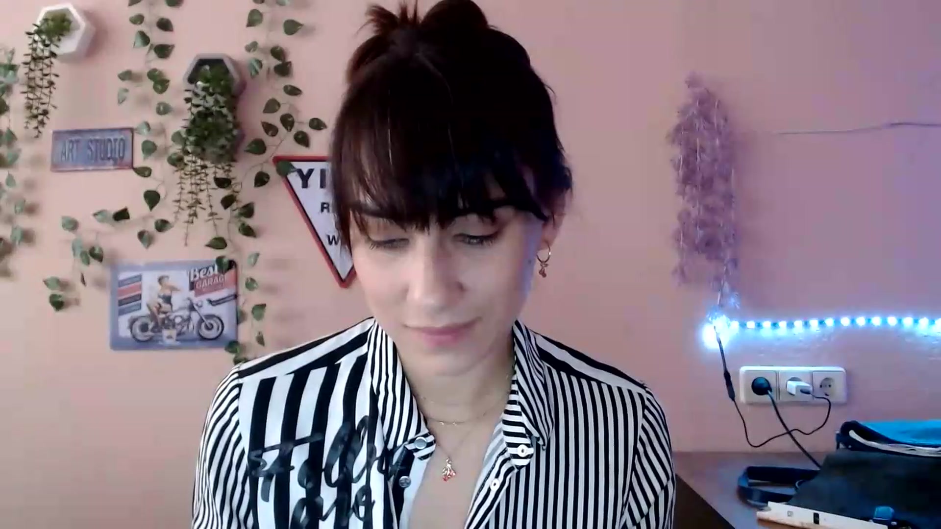 Gallery image thumbnail from K_Sandra's myfreecams stream on, 09/21/2026, 13:47 image 16 of 20