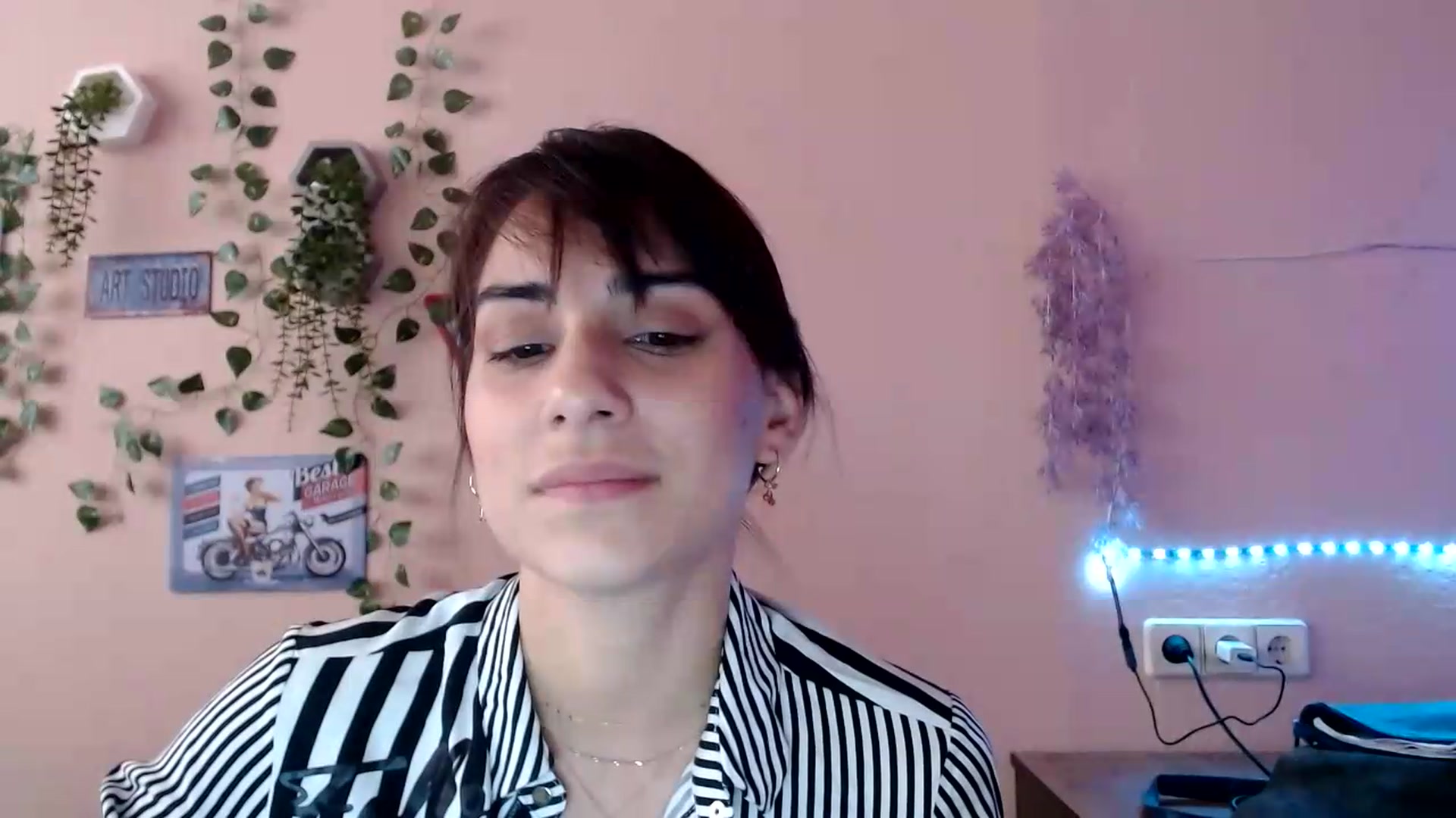 Gallery image thumbnail from K_Sandra's myfreecams stream on, 09/21/2026, 13:47 image 18 of 20