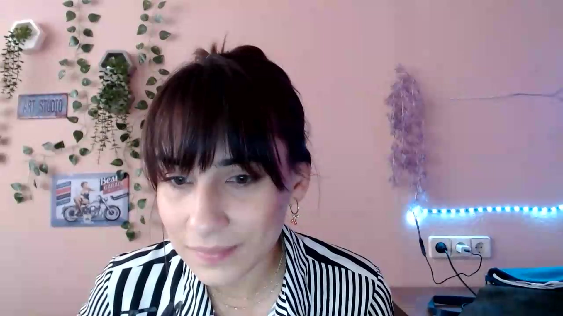Gallery image thumbnail from K_Sandra's myfreecams stream on, 09/21/2026, 13:47 image 5 of 20