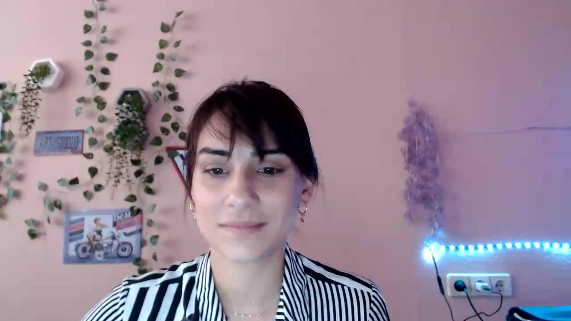 Gallery image thumbnail from K_Sandra's myfreecams stream on, 09/21/2026, 13:47 image 19 of 20