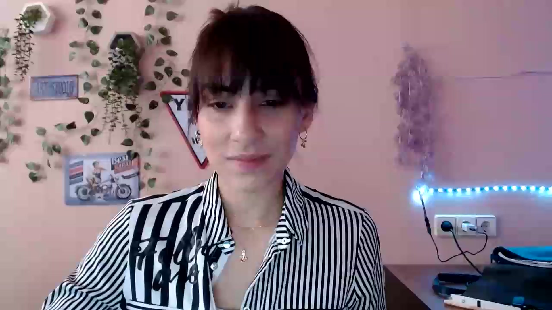 Gallery image thumbnail from K_Sandra's myfreecams stream on, 09/21/2026, 13:47 image 15 of 20