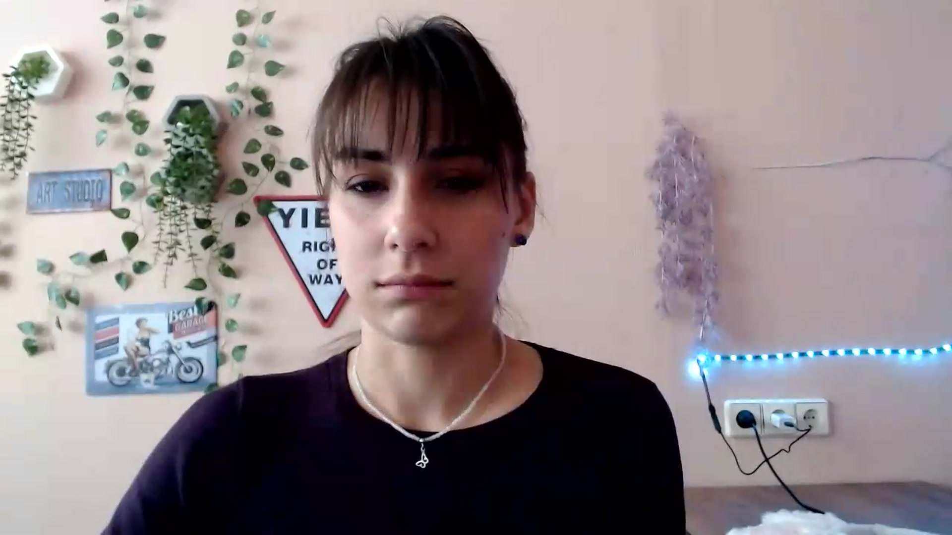 Gallery image thumbnail from K_Sandra's myfreecams stream on, 09/22/2026, 13:19 image 17 of 20