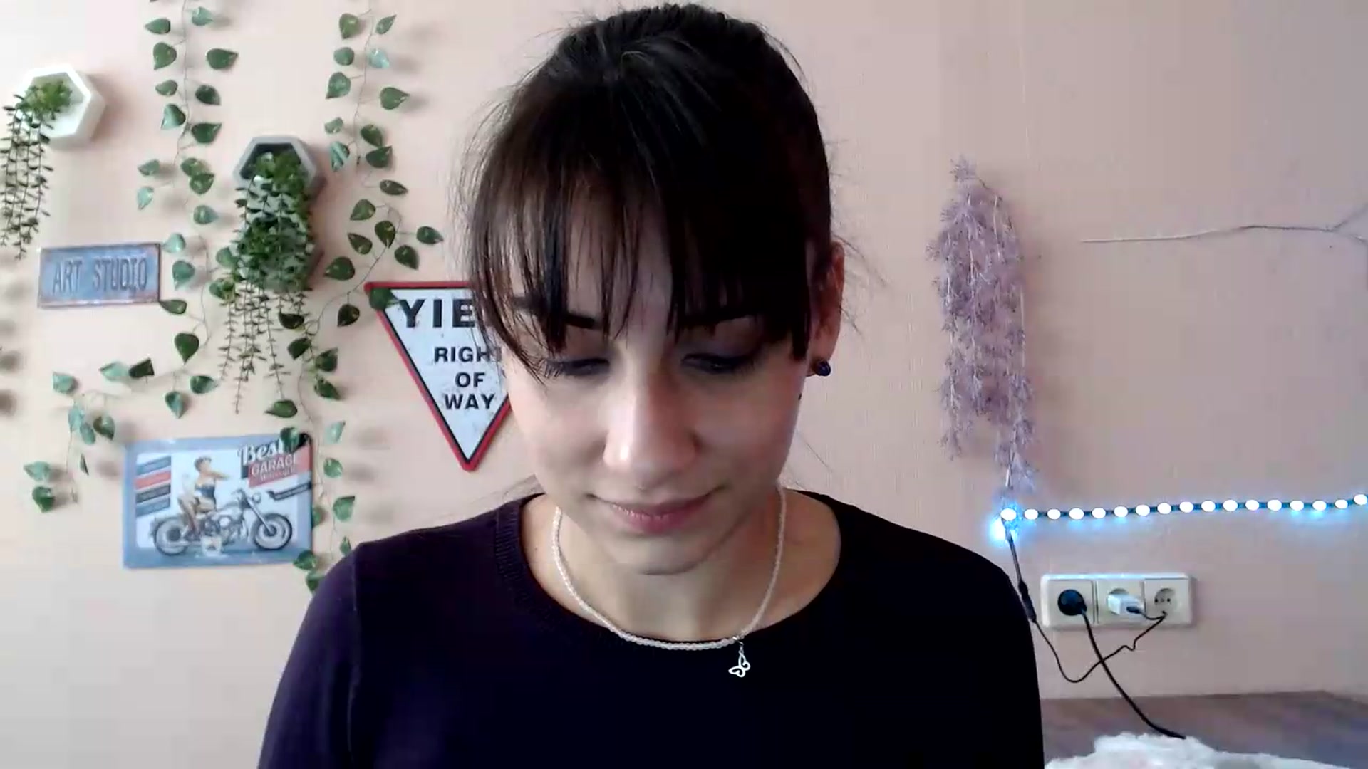 Gallery image thumbnail from K_Sandra's myfreecams stream on, 09/22/2026, 13:19 image 10 of 20