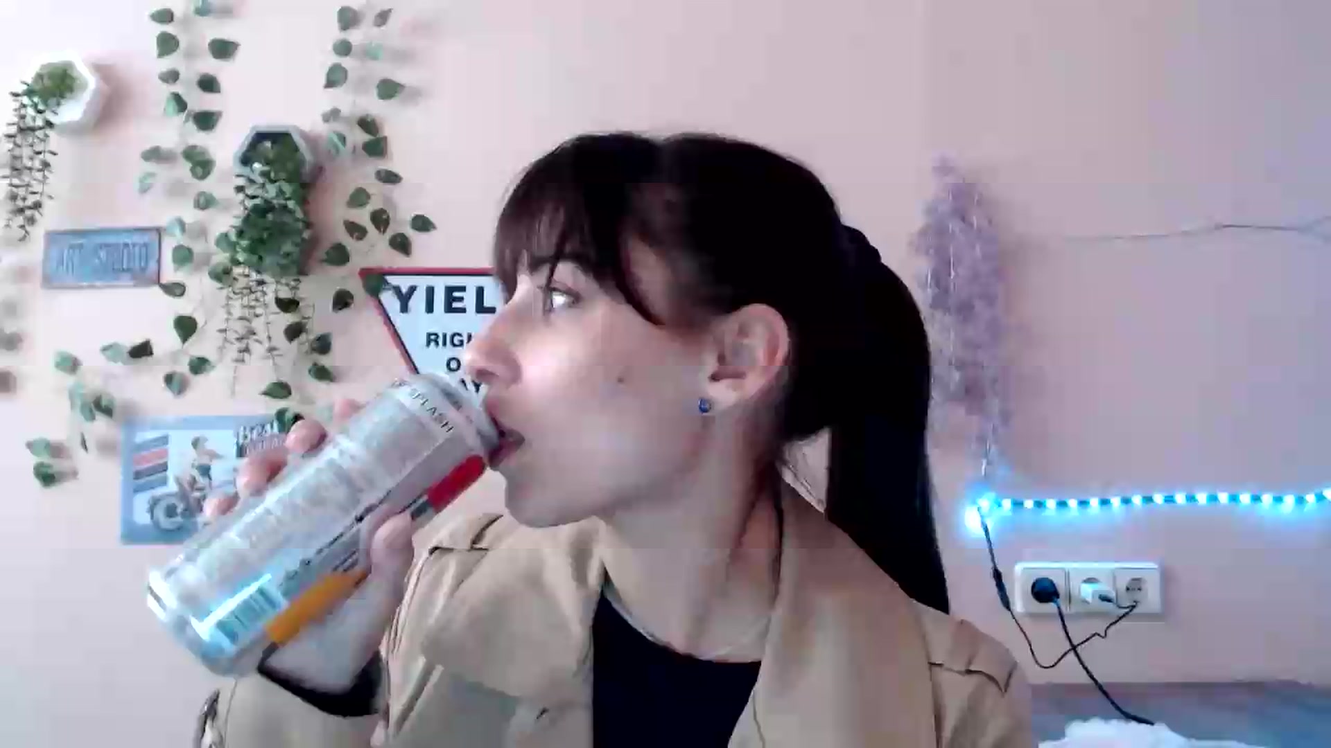 Gallery image thumbnail from K_Sandra's myfreecams stream on, 09/22/2026, 15:03 image 1 of 20