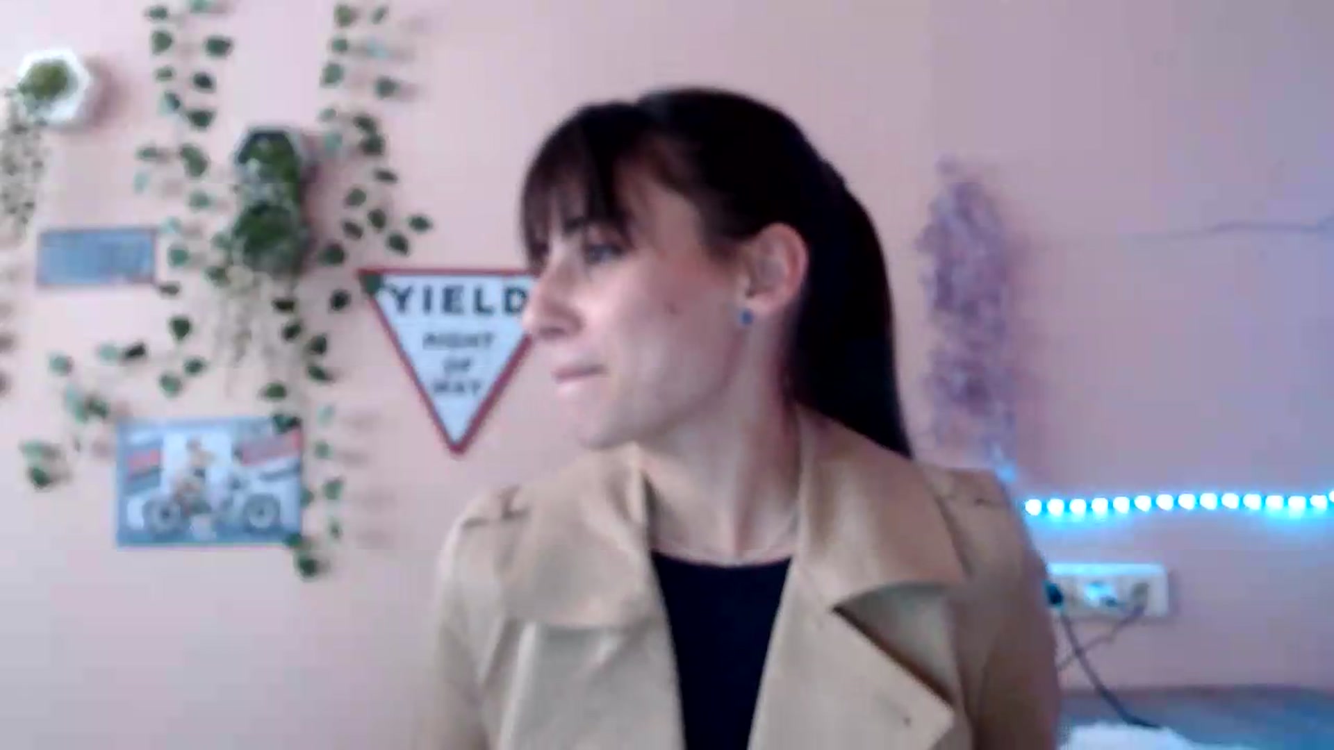 Gallery image thumbnail from K_Sandra's myfreecams stream on, 09/22/2026, 15:03 image 9 of 20