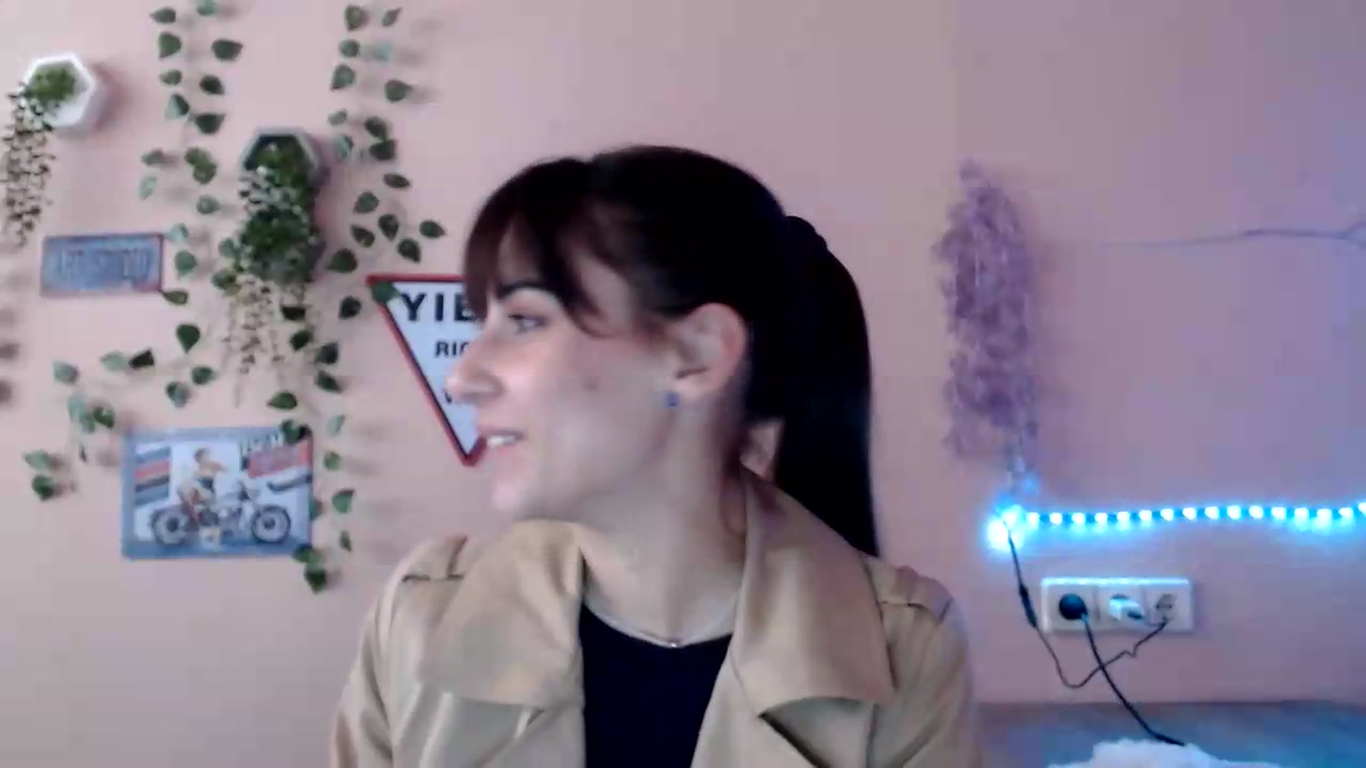 Gallery image thumbnail from K_Sandra's myfreecams stream on, 09/22/2026, 15:03 image 13 of 20