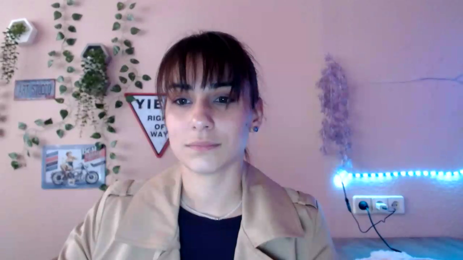 Gallery image thumbnail from K_Sandra's myfreecams stream on, 09/22/2026, 15:03 image 17 of 20