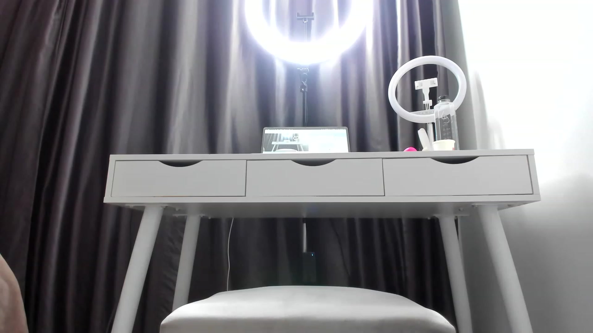 Gallery image thumbnail from K__A__T's myfreecams stream on, 01/04/2023, 15:59 image 15 of 20