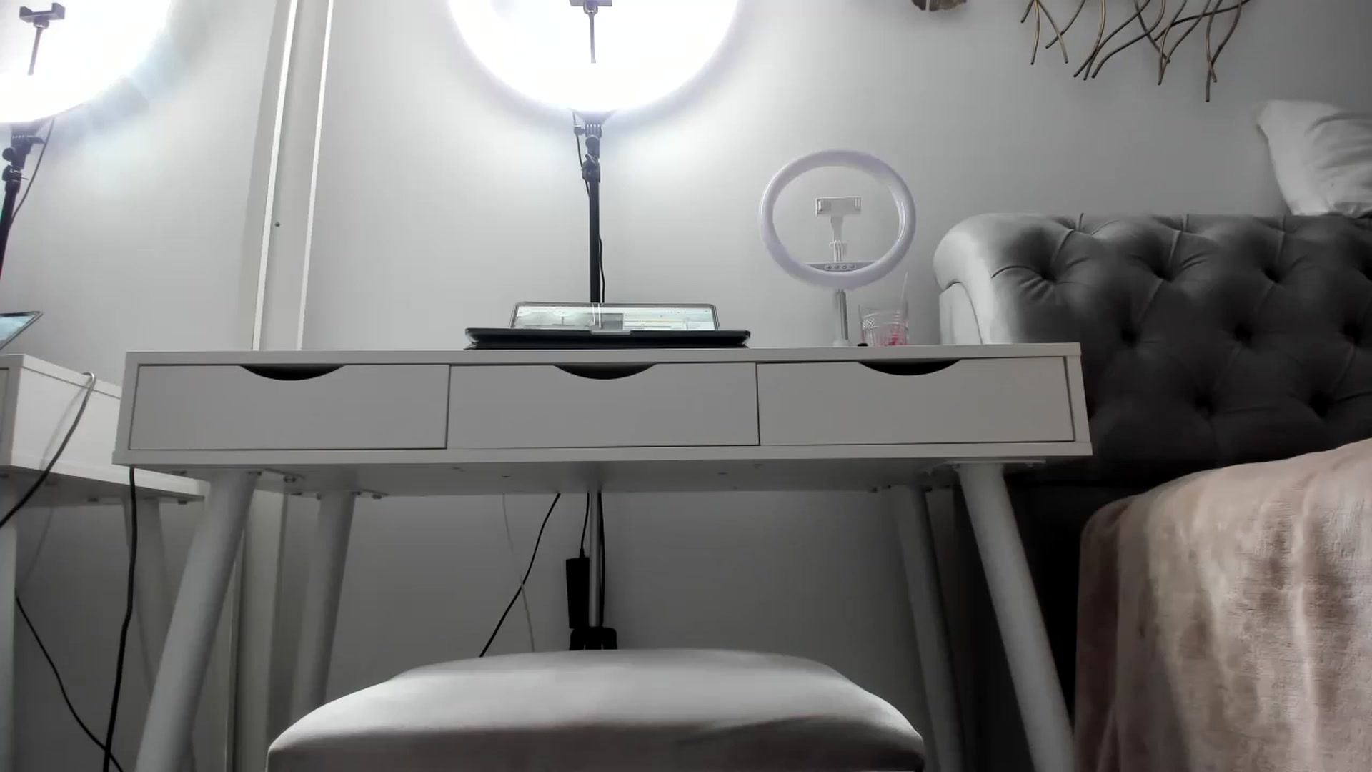 Gallery image thumbnail from K__A__T's myfreecams stream on, 01/08/2023, 12:44 image 2 of 20