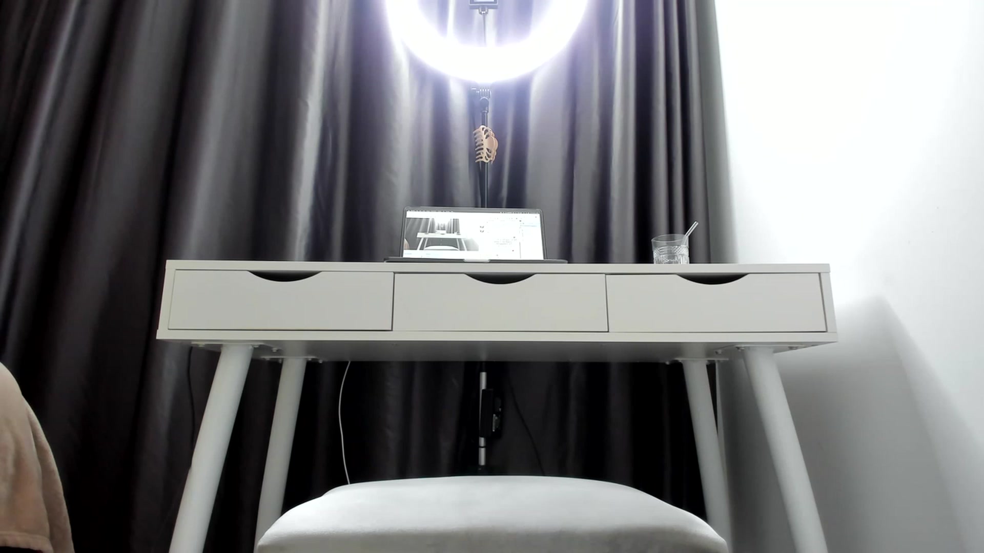 Gallery image thumbnail from K__A__T's myfreecams stream on, 01/13/2023, 15:48 image 15 of 20