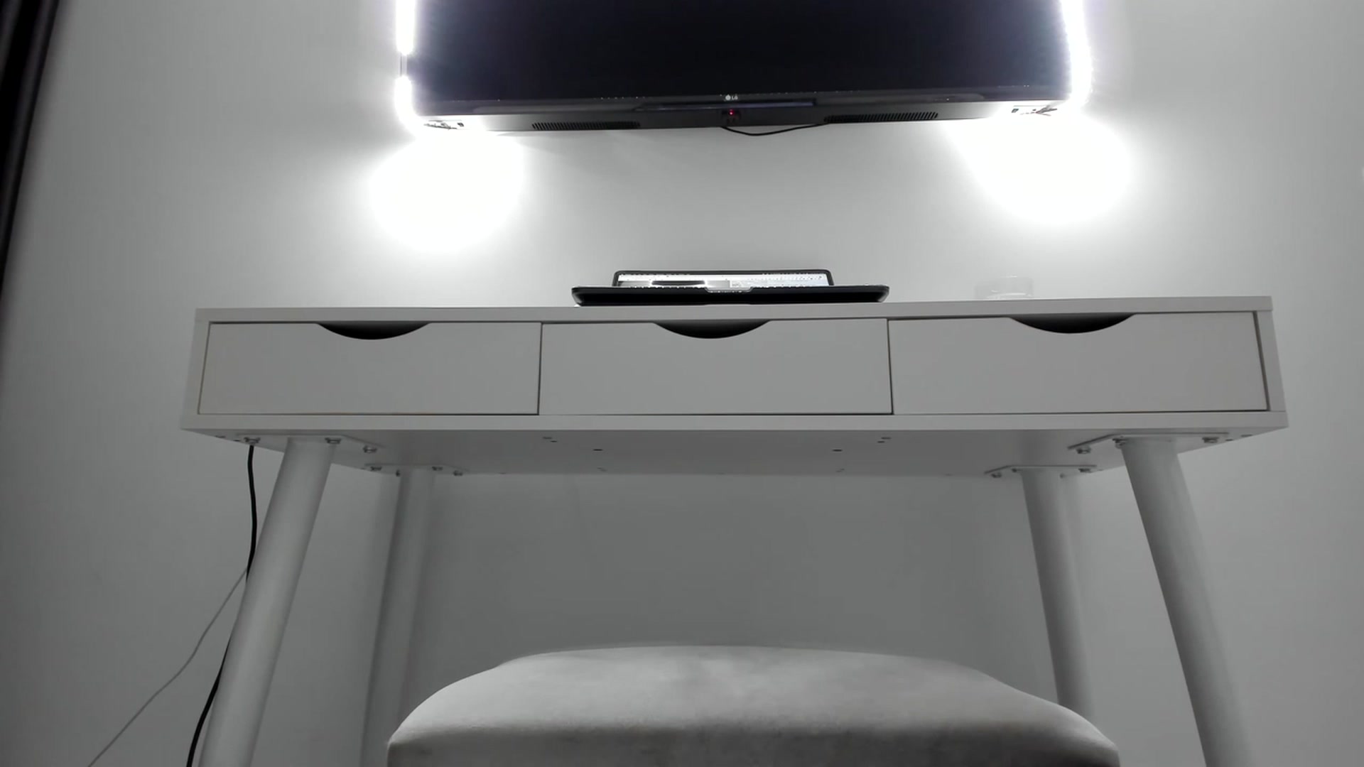 Gallery image thumbnail from K__A__T's myfreecams stream on, 01/19/2023, 18:55 image 17 of 20