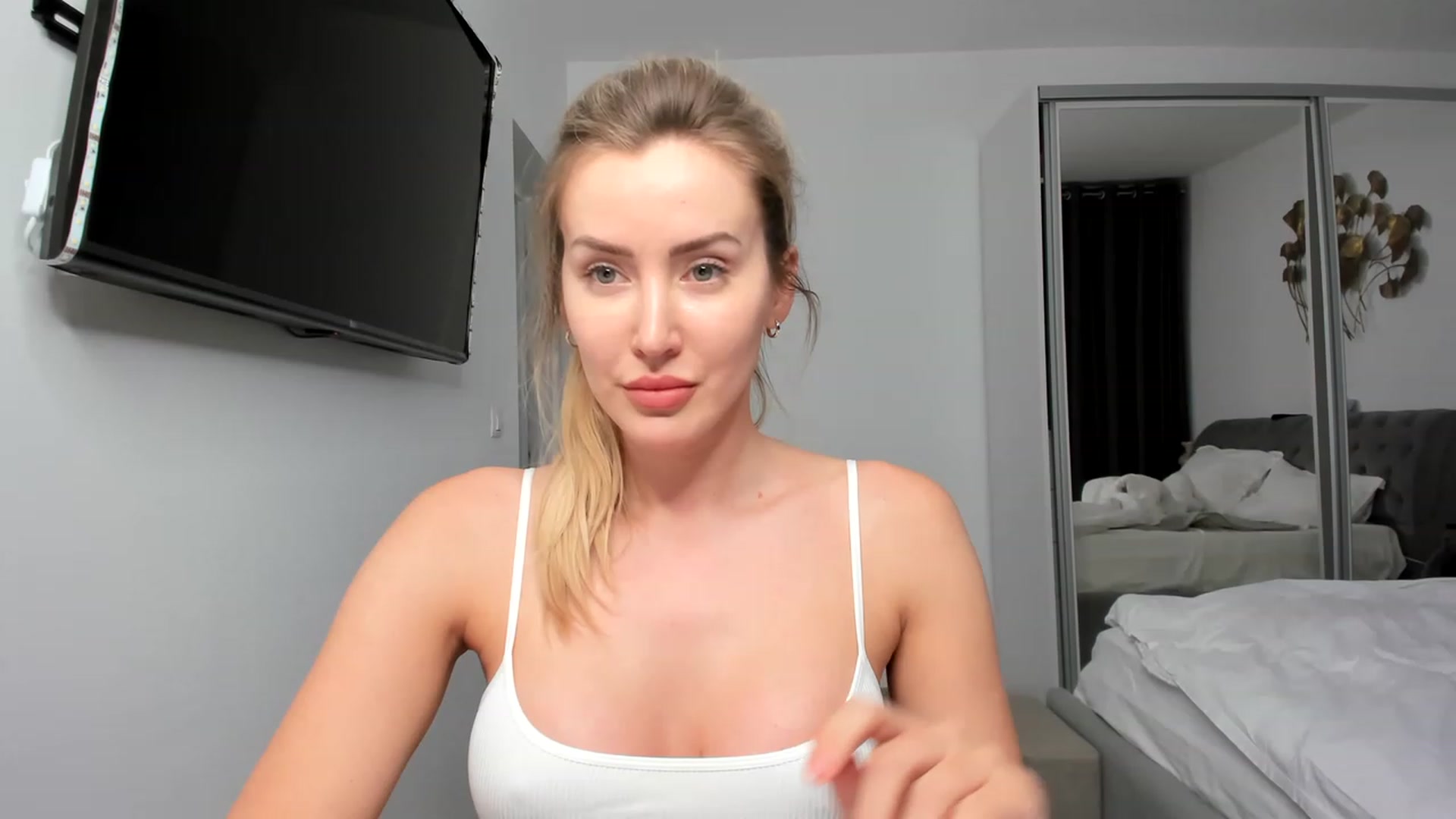 Gallery image thumbnail from K__A__T's myfreecams stream on, 01/30/2023, 19:55 image 3 of 20