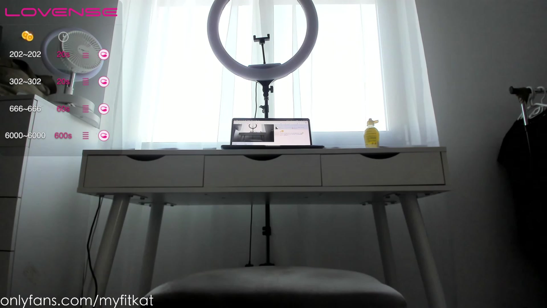 Gallery image thumbnail from K__A__T's myfreecams stream on, 06/30/2023, 16:39 image 17 of 20