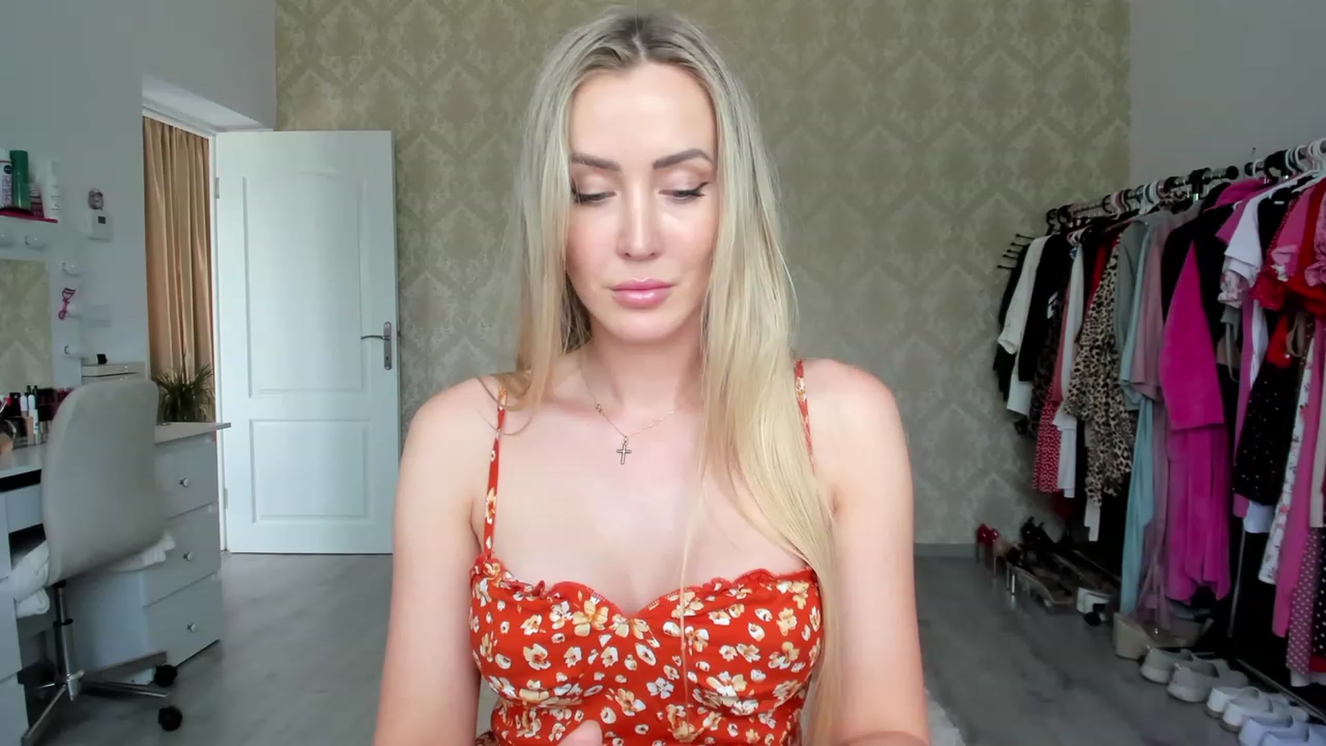 Gallery image thumbnail from K__A__T's myfreecams stream on, 08/19/2023, 12:42 image 6 of 20