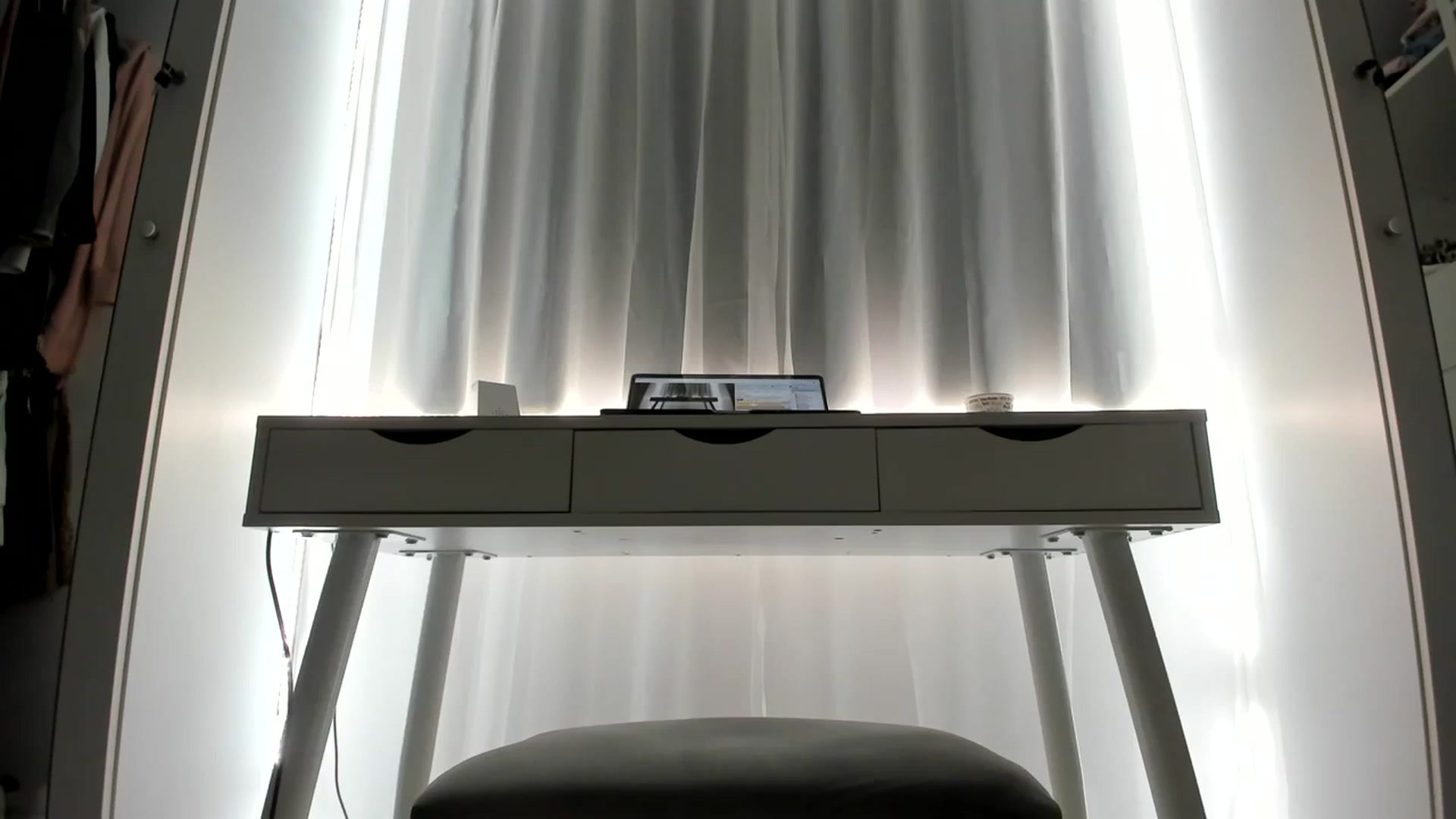 Gallery image thumbnail from K__A__T's myfreecams stream on, 09/04/2023, 20:14 image 8 of 20