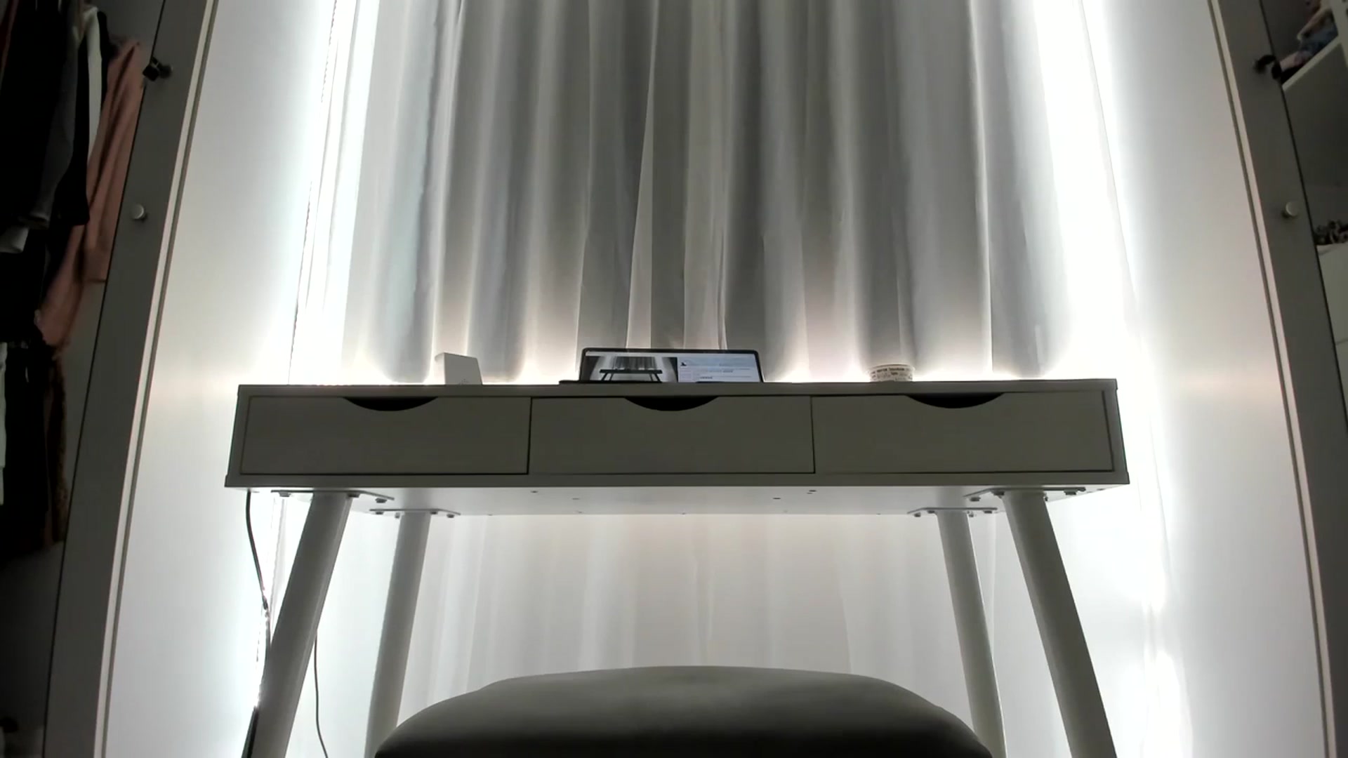 Gallery image thumbnail from K__A__T's myfreecams stream on, 09/04/2023, 20:14 image 14 of 20
