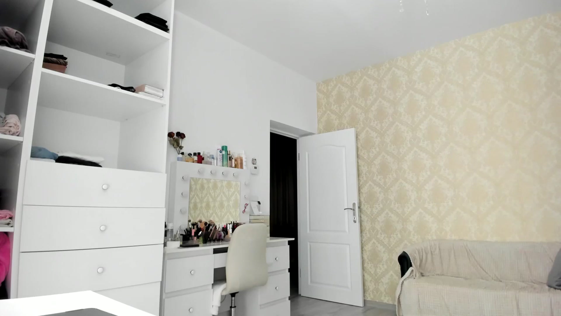 Gallery image thumbnail from K__A__T's myfreecams stream on, 09/11/2023, 17:02 image 20 of 20