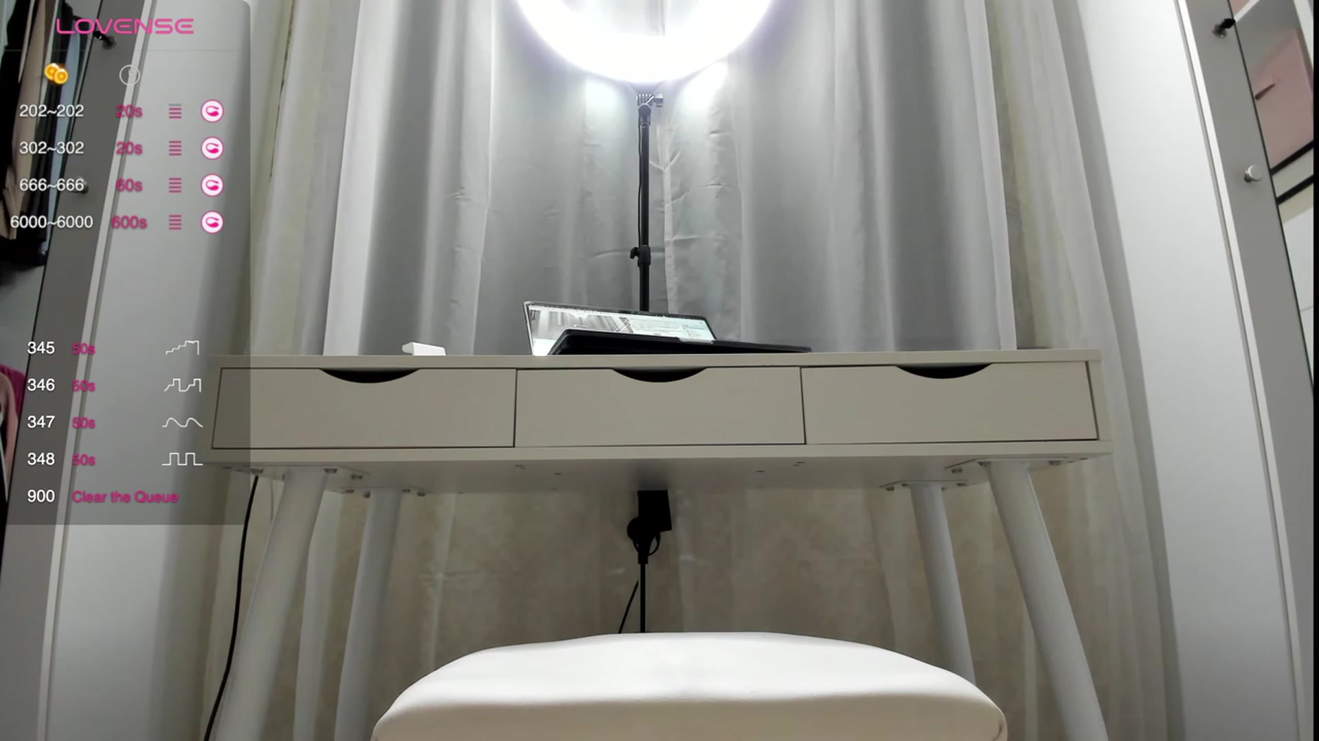Gallery image thumbnail from K__A__T's myfreecams stream on, 10/28/2023, 18:50 image 10 of 20