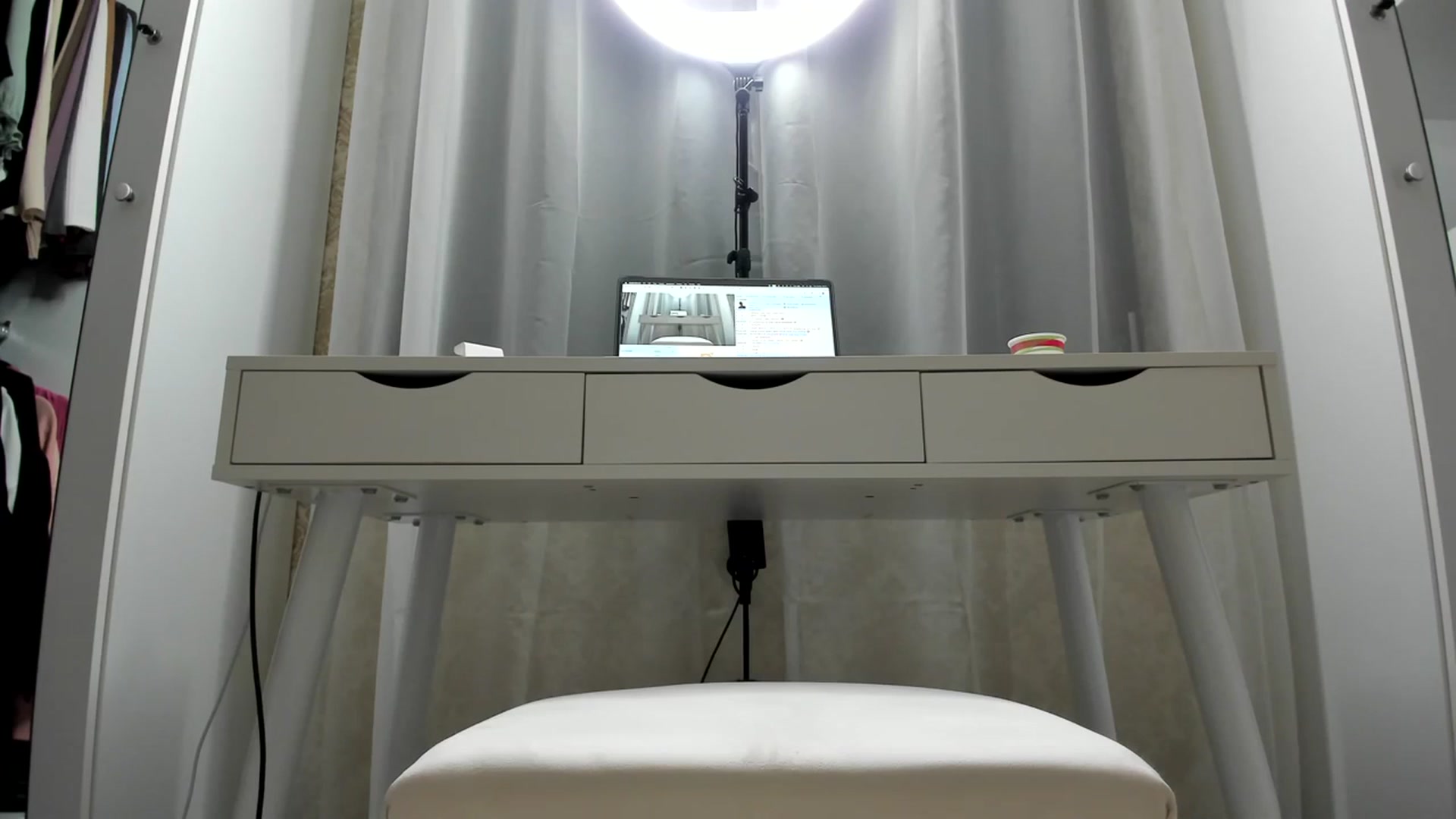 Gallery image thumbnail from K__A__T's myfreecams stream on, 11/14/2023, 18:51 image 12 of 20