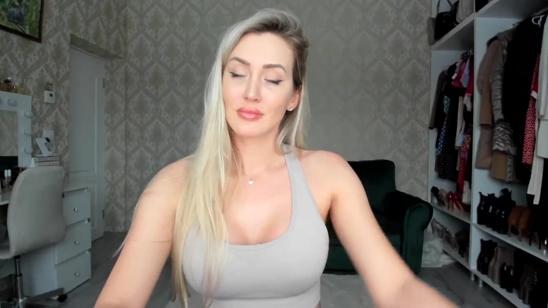 Gallery image thumbnail from K__A__T's myfreecams stream on, 12/08/2023, 13:59 image 7 of 20
