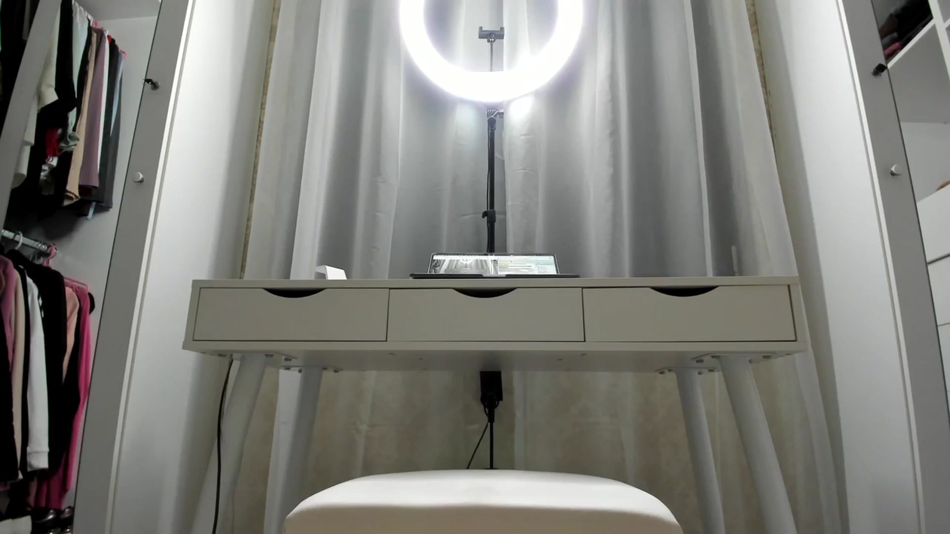 Gallery image thumbnail from K__A__T's myfreecams stream on, 12/21/2023, 20:40 image 16 of 20