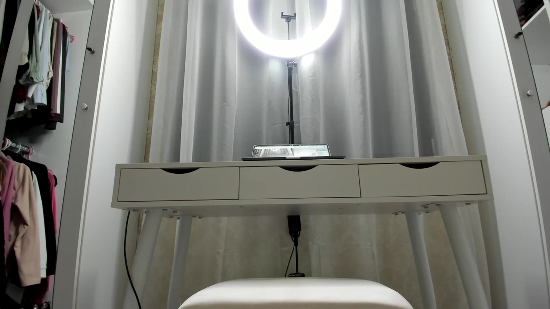Gallery image thumbnail from K__A__T's myfreecams stream on, 12/28/2023, 16:10 image 19 of 20