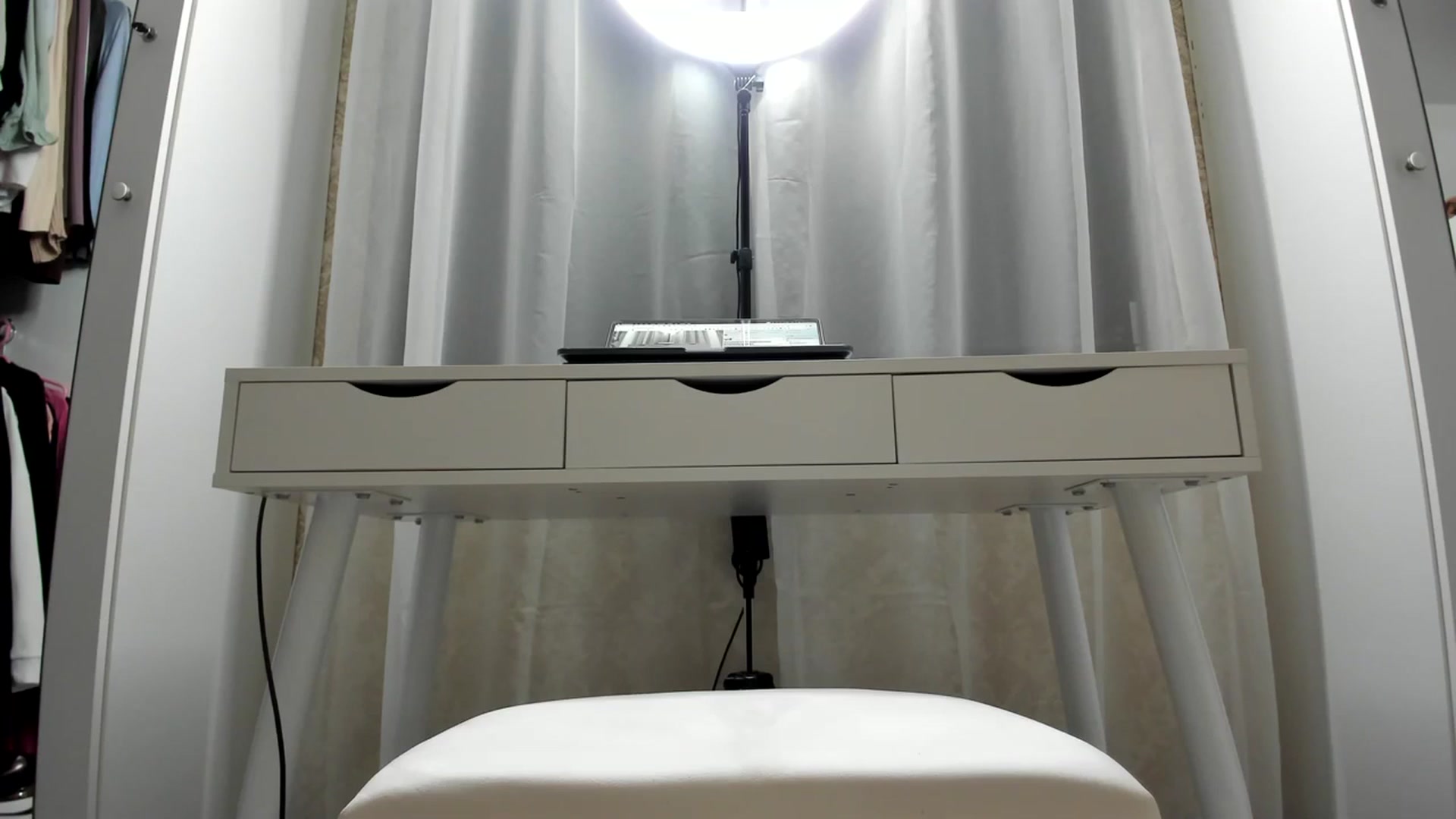 Gallery image thumbnail from K__A__T's myfreecams stream on, 01/04/2024, 18:48 image 3 of 20