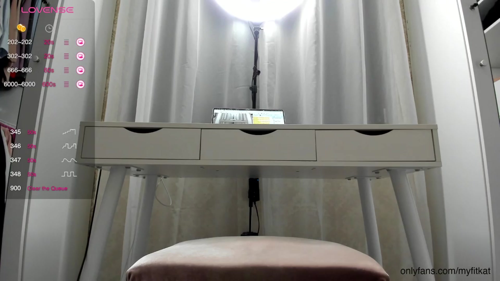 Gallery image thumbnail from K__A__T's myfreecams stream on, 03/25/2024, 19:24 image 7 of 20