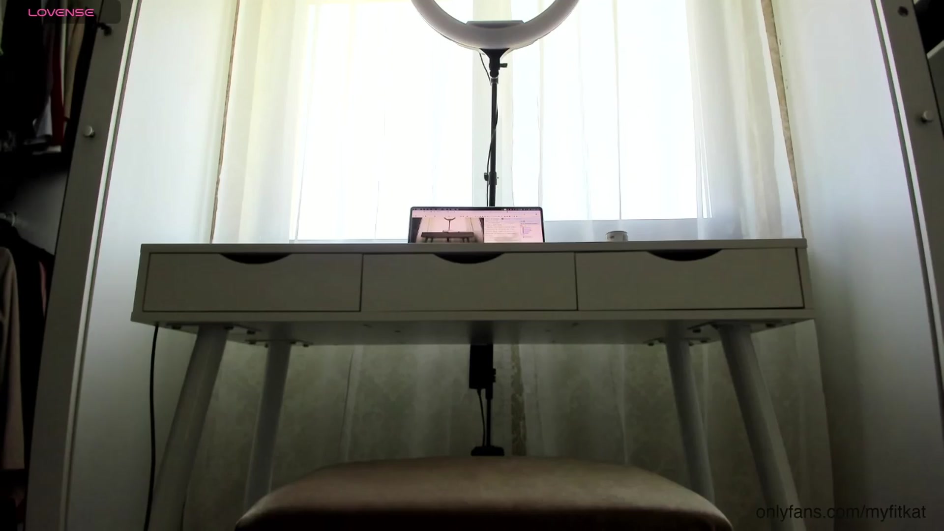 Gallery image thumbnail from K__A__T's myfreecams stream on, 04/08/2024, 10:42 image 18 of 20