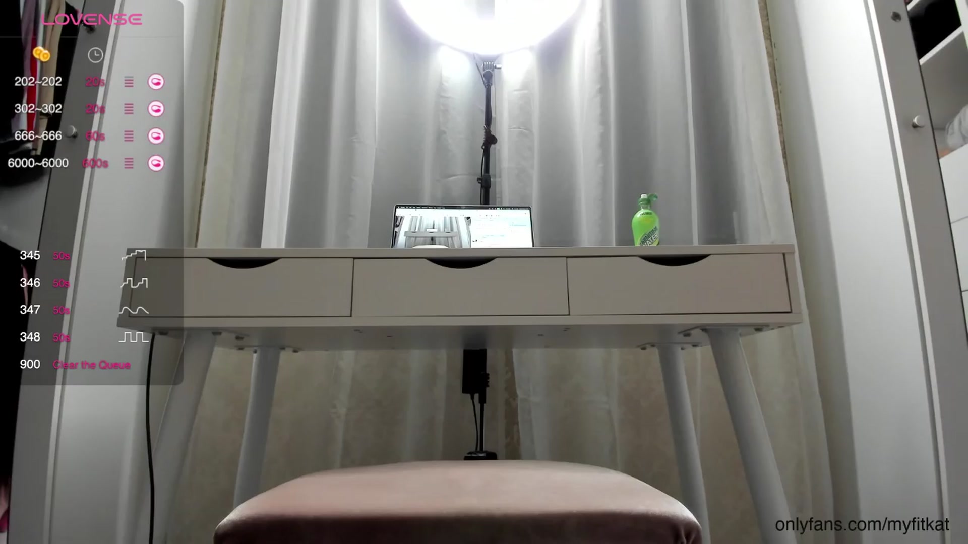 Gallery image thumbnail from K__A__T's myfreecams stream on, 04/10/2024, 18:42 image 10 of 20