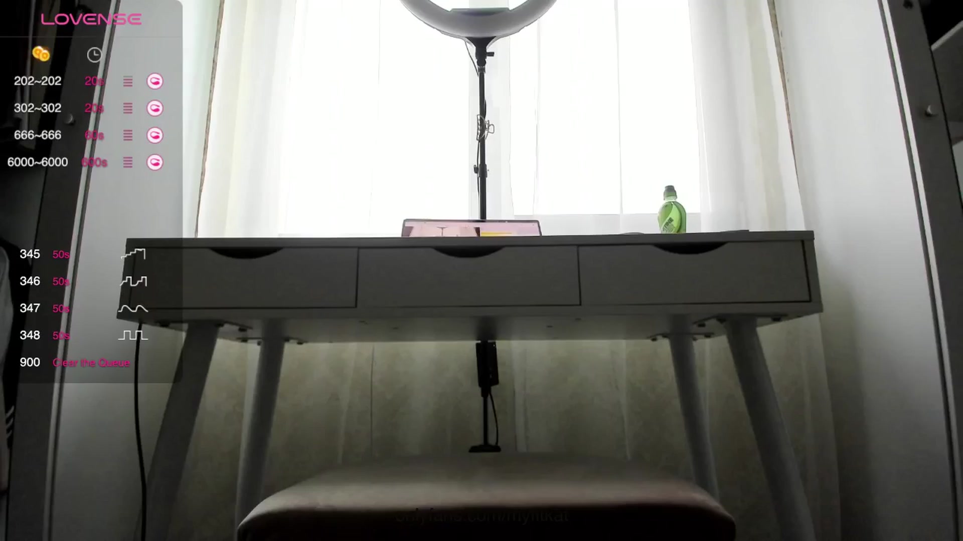 Gallery image thumbnail from K__A__T's myfreecams stream on, 04/18/2024, 14:58 image 11 of 20