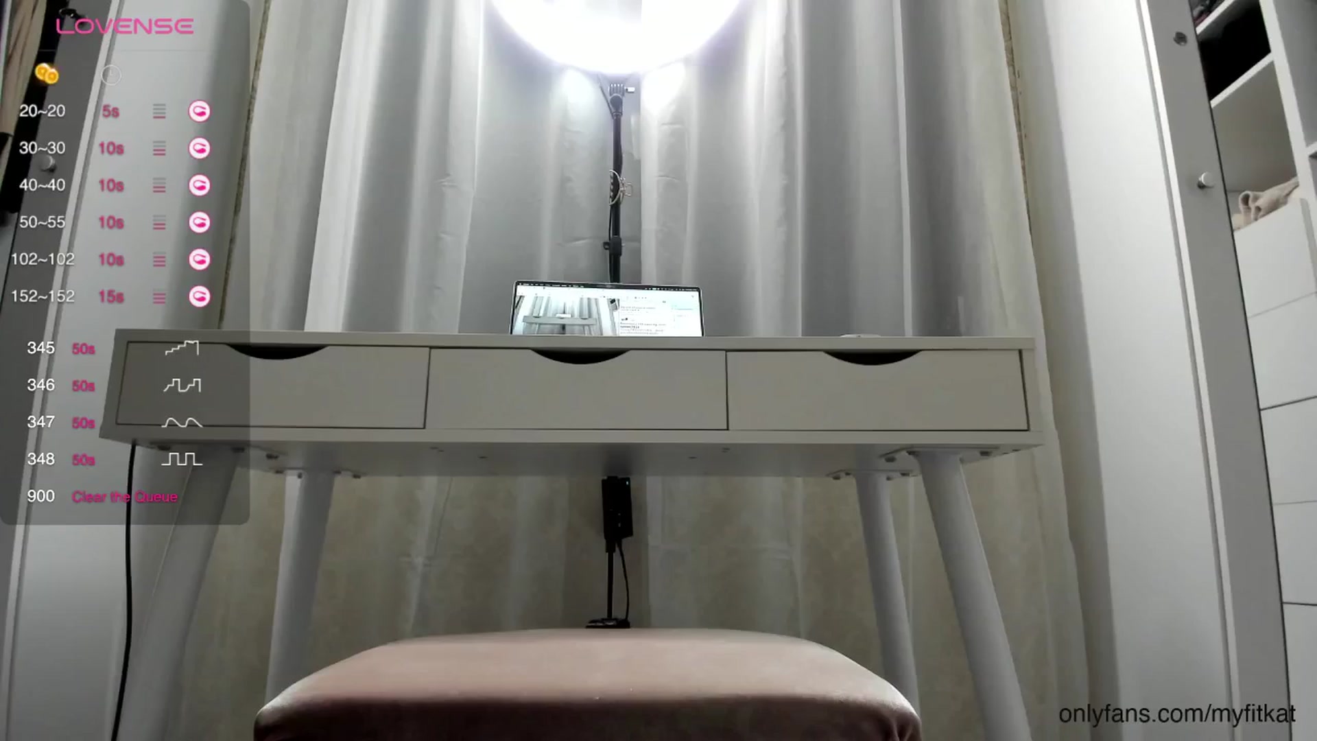 Gallery image thumbnail from K__A__T's myfreecams stream on, 04/19/2024, 19:12 image 10 of 20